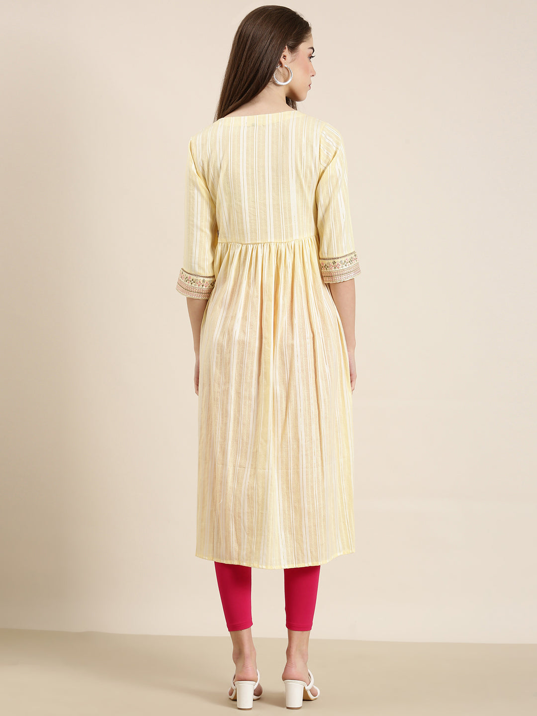 Women's Yellow Solid Straight Kurta
