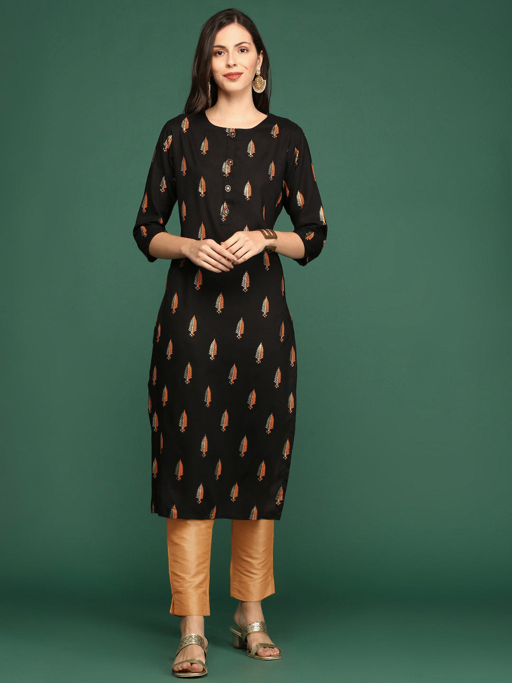Women's Black Floral Printed Round Neck Straight Kurta