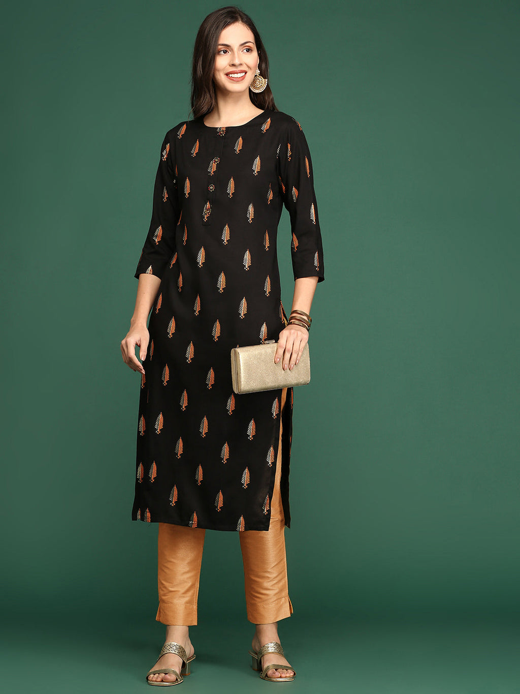 Women's Black Floral Printed Round Neck Straight Kurta