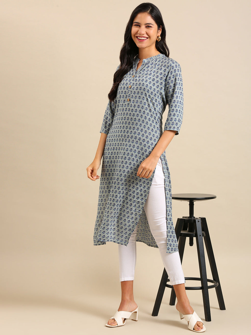 Women's Sea Green Floral Printed Straight Kurta
