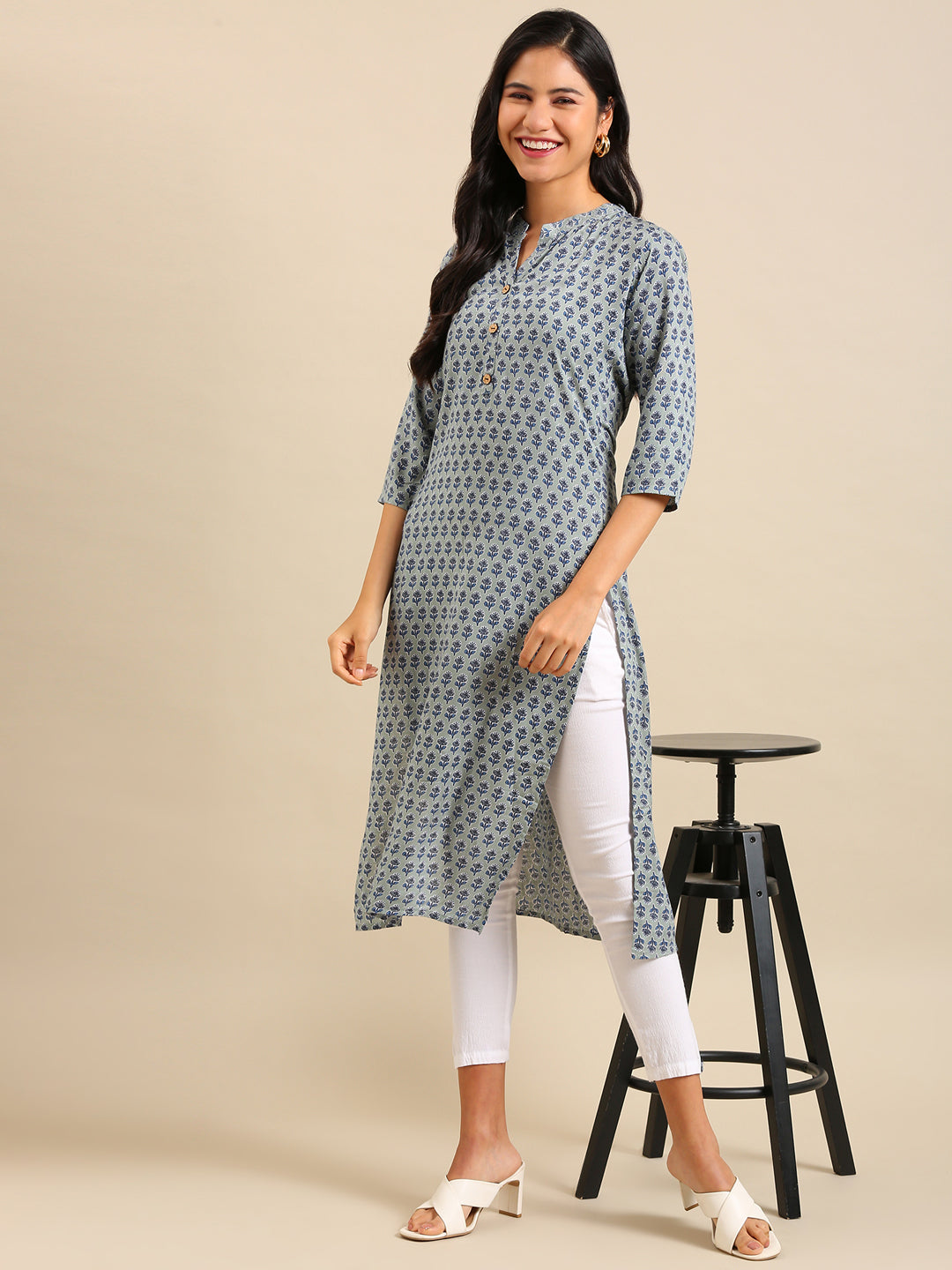 Women's Sea Green Floral Printed Straight Kurta