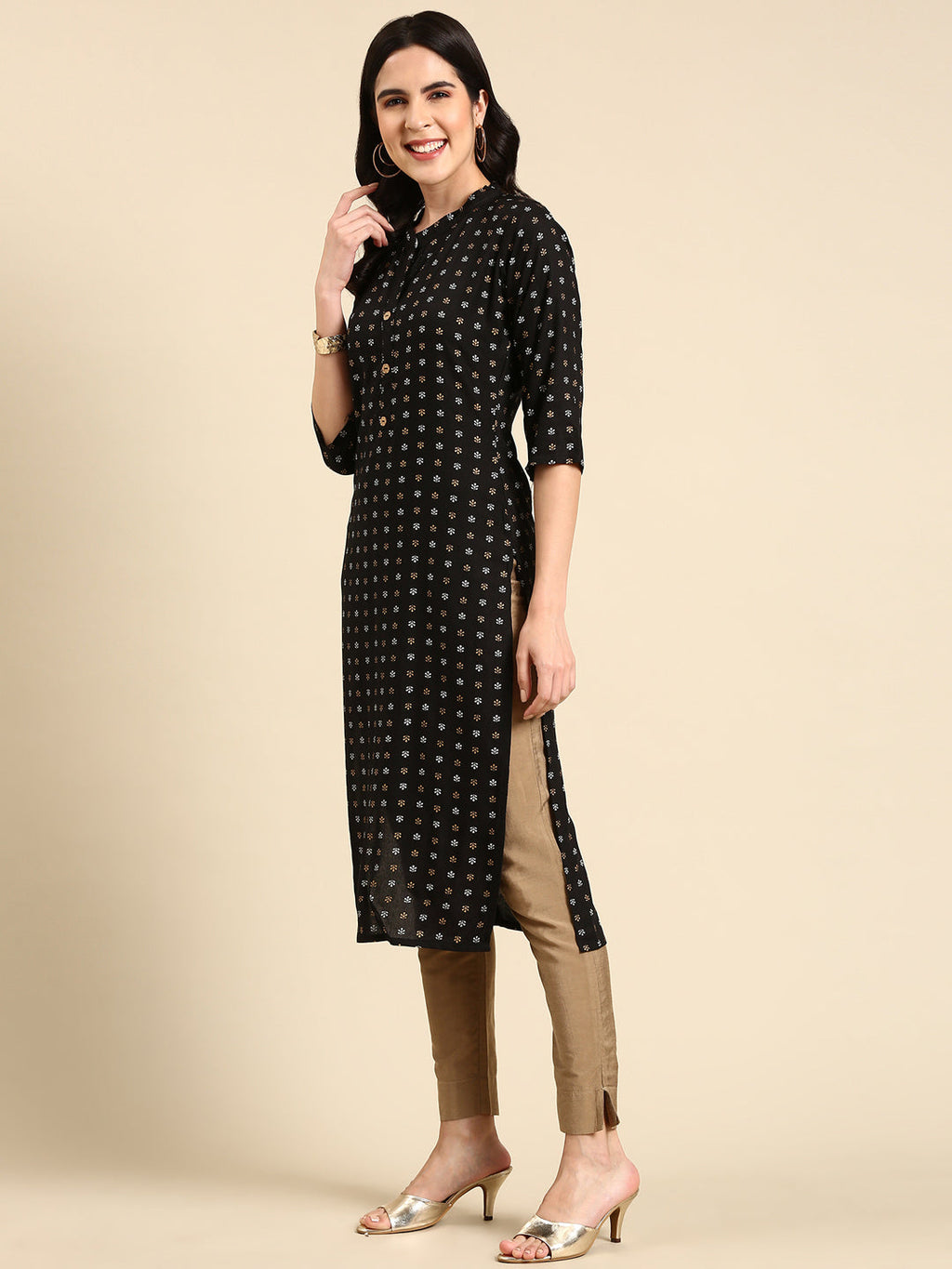 Women's Black Mandarin Collar Ethnic Motifs Printed Straight Kurta
