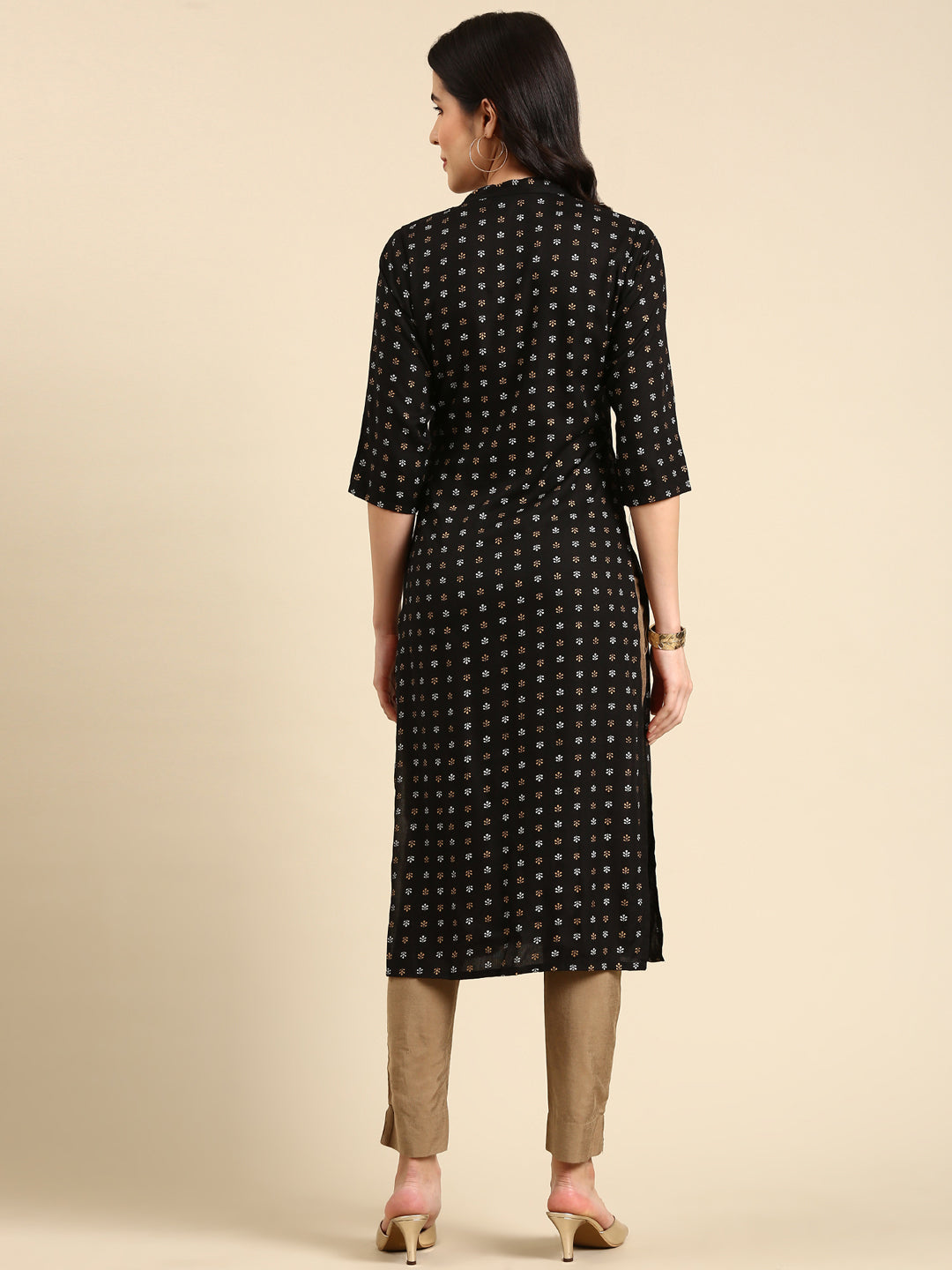 Women's Black Mandarin Collar Ethnic Motifs Printed Straight Kurta