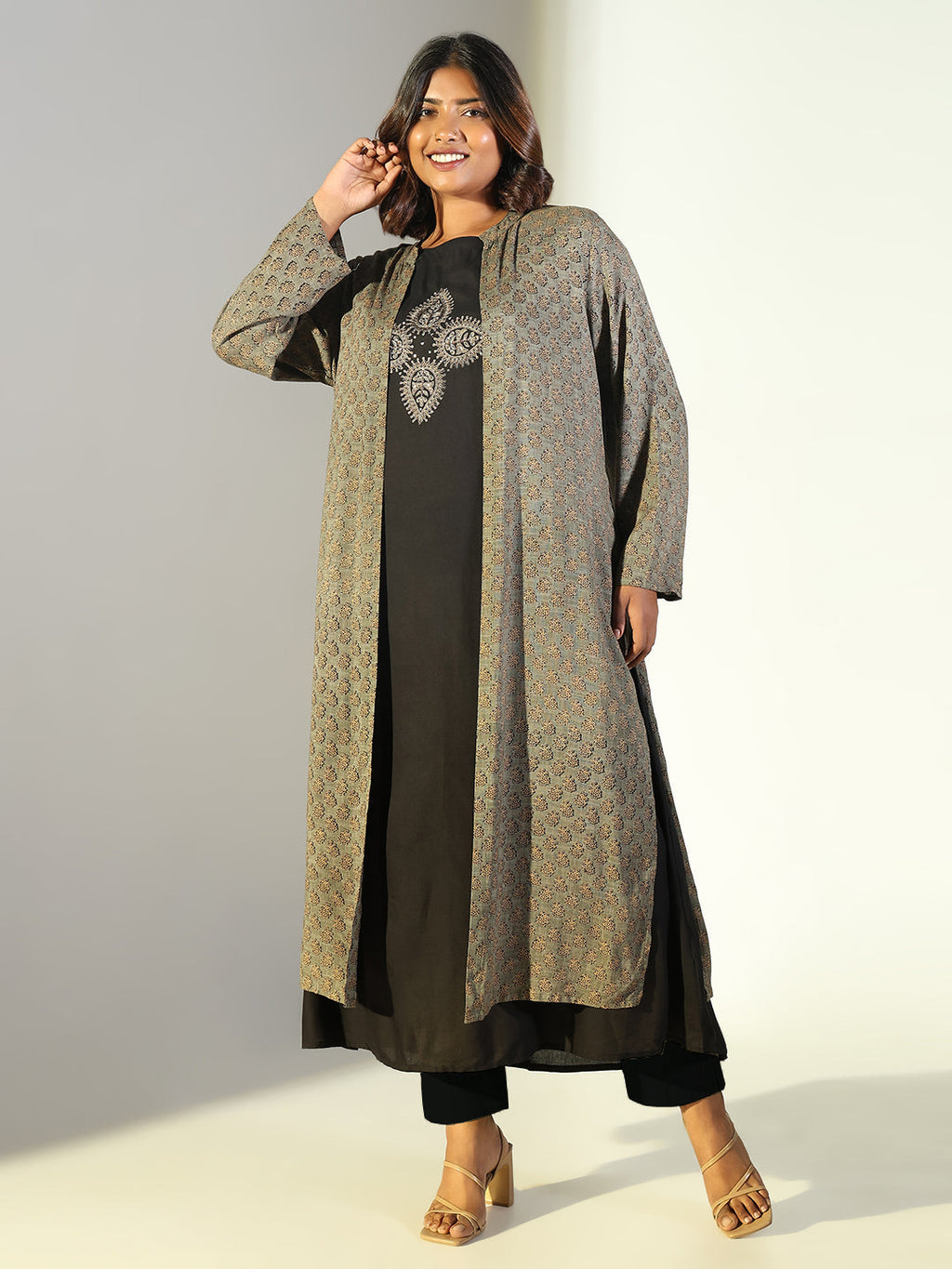 Women's Black Solid Anarkali Kurta with Overcoat