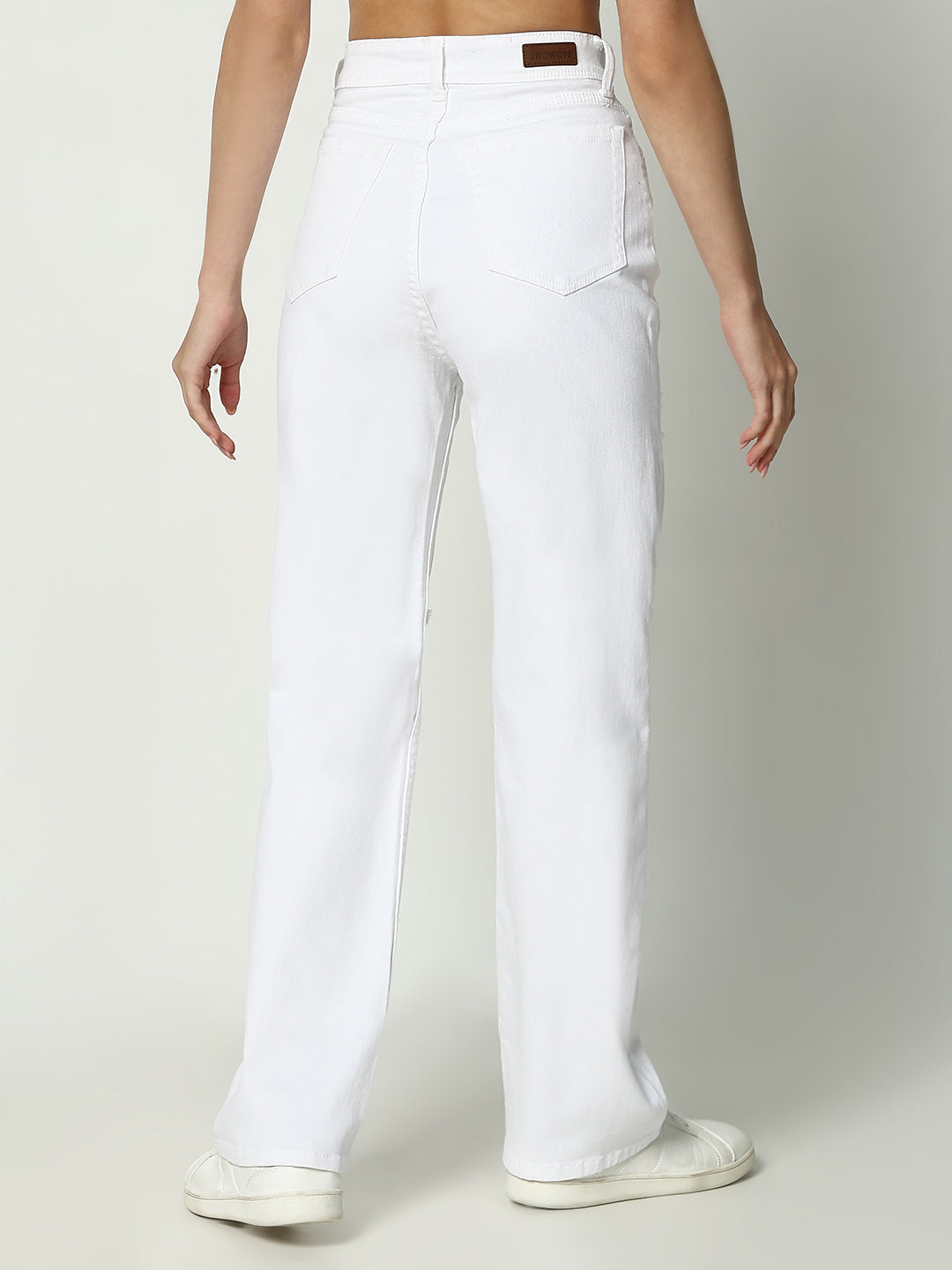 Women's White Solid Straight Fit Jeans