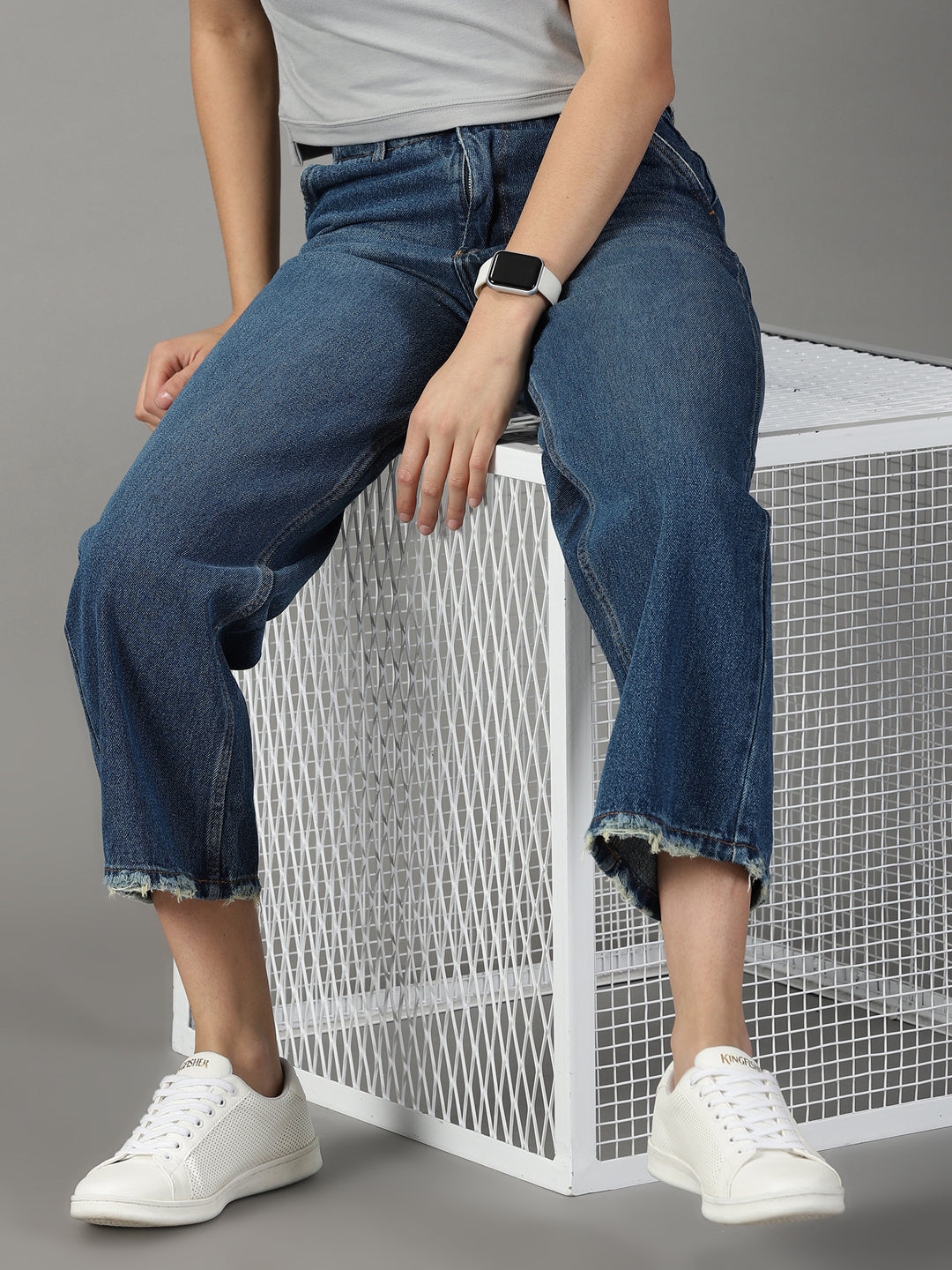 Women's Blue Wide Leg High-Rise Mildly Distressed Light Fade Acid Wash Stretchable Jeans