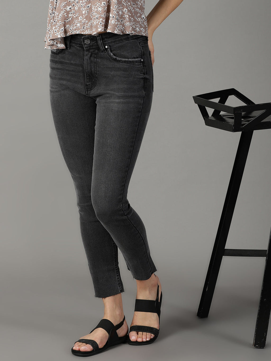 Women's Grey Slim Fit High-Rise Light Fade Stretchable Jeans