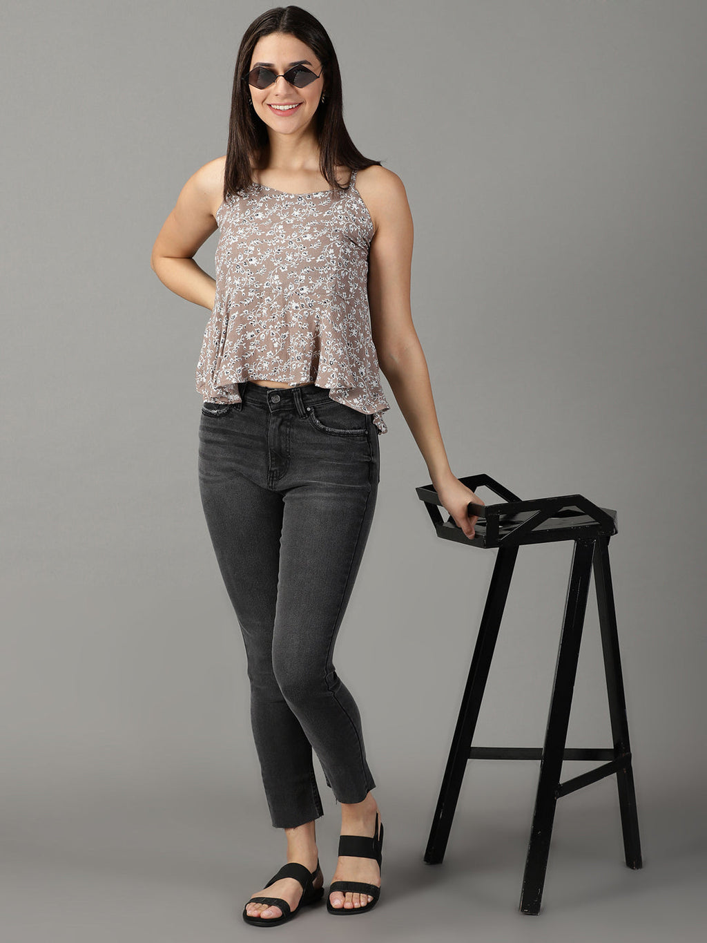 Women's Grey Slim Fit High-Rise Light Fade Stretchable Jeans