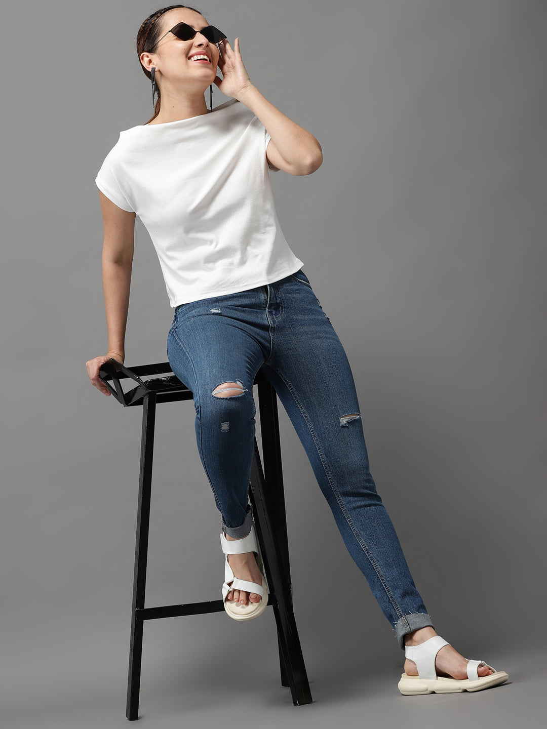 Women's Blue Jean Skinny Fit High-Rise Slash Knee Light Fade Stretchable Jeans