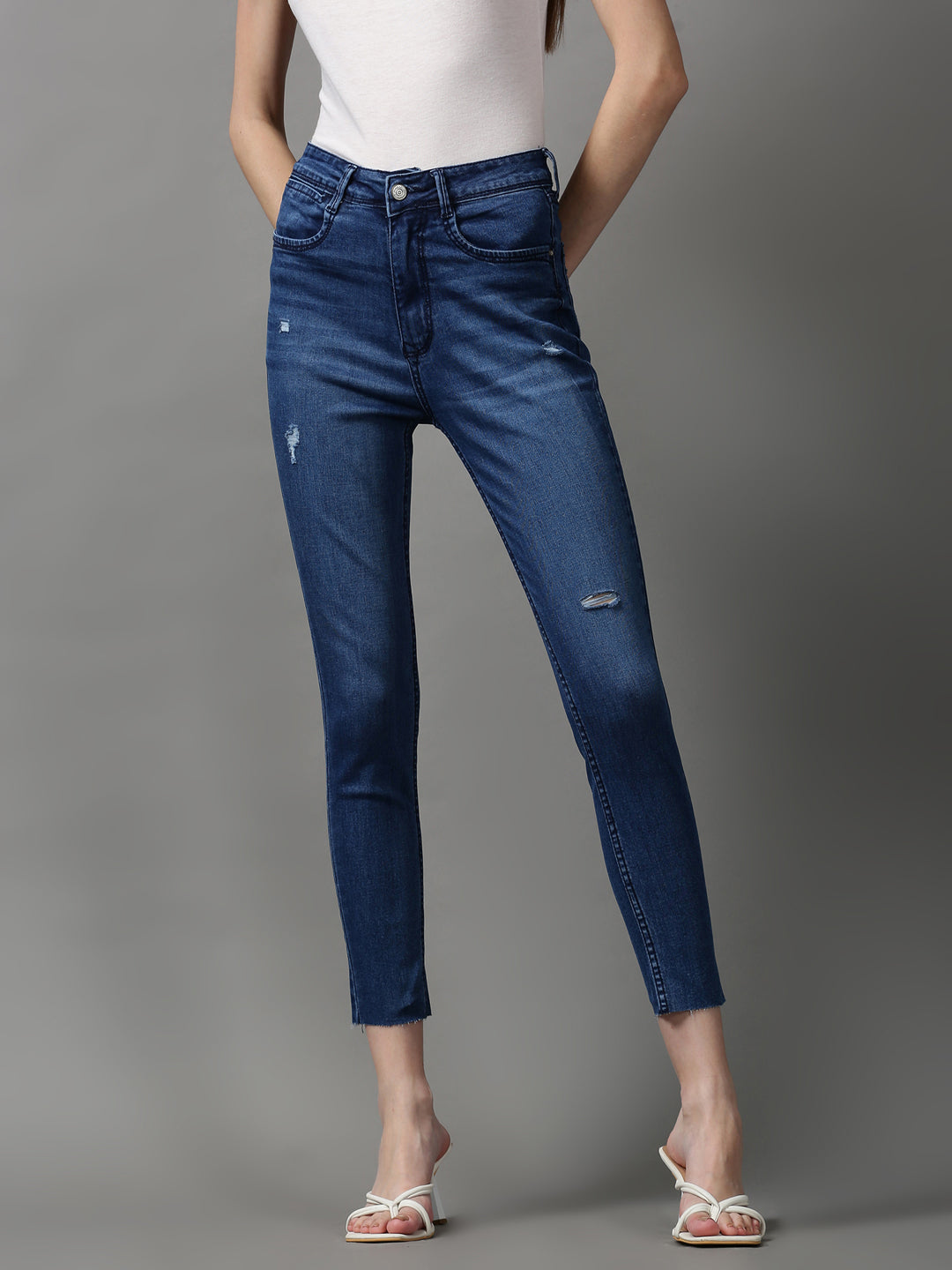 Women's Blue Skinny Fit Mildly Distressed Light Fade Stretchable Denim Jeans