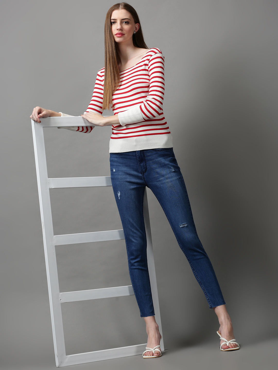 Women's Blue Skinny Fit Mildly Distressed Light Fade Stretchable Denim Jeans