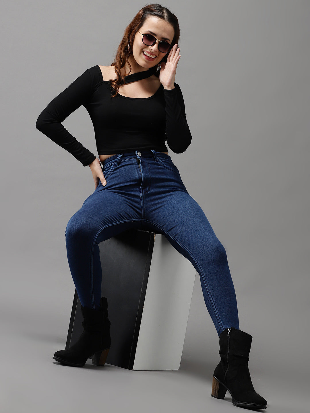 Women's Solid Blue Skinny Fit Denim Jeans