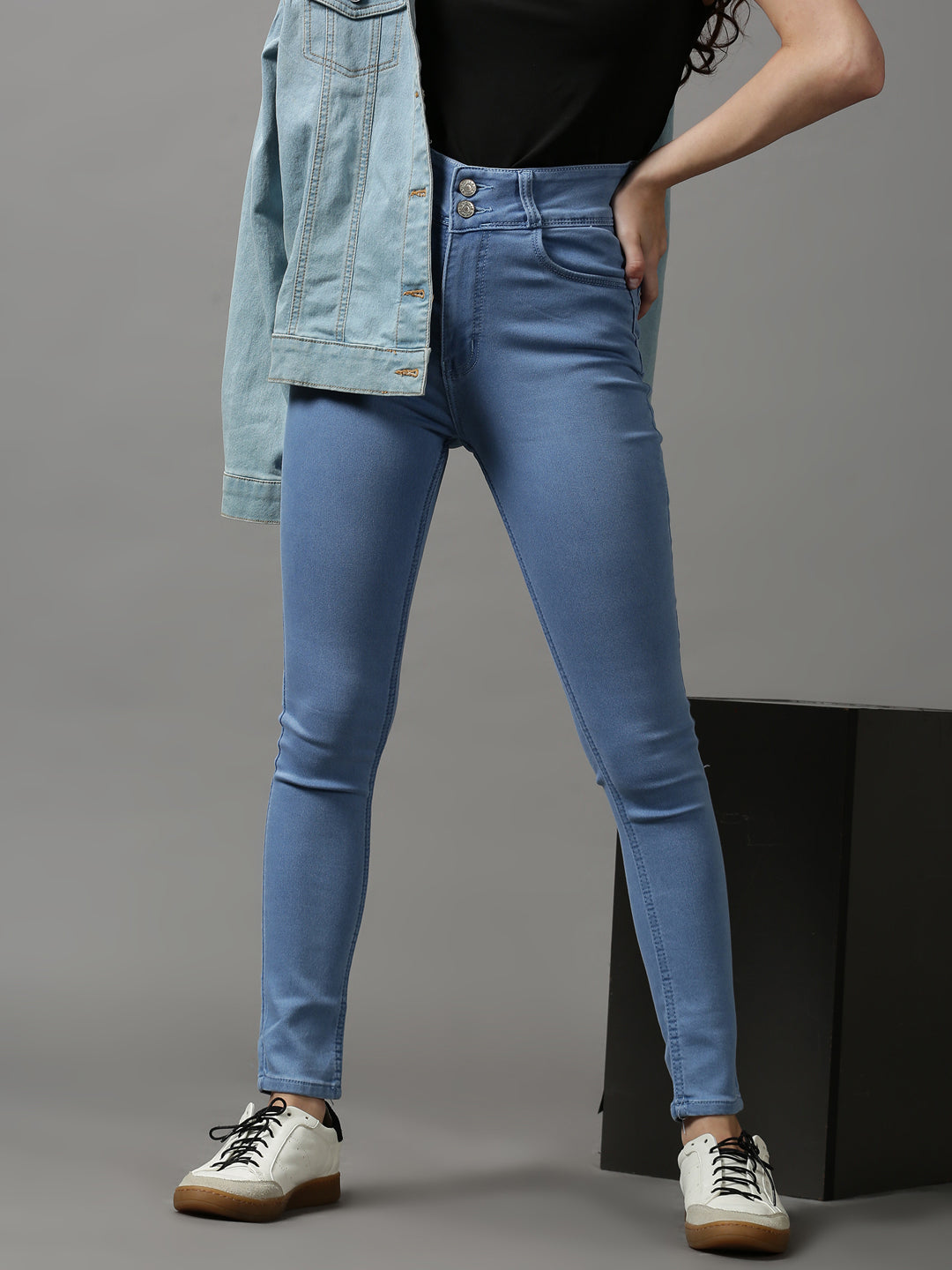 Women's Blue Skinny Fit Light Fade Stretchable Denim Jeans