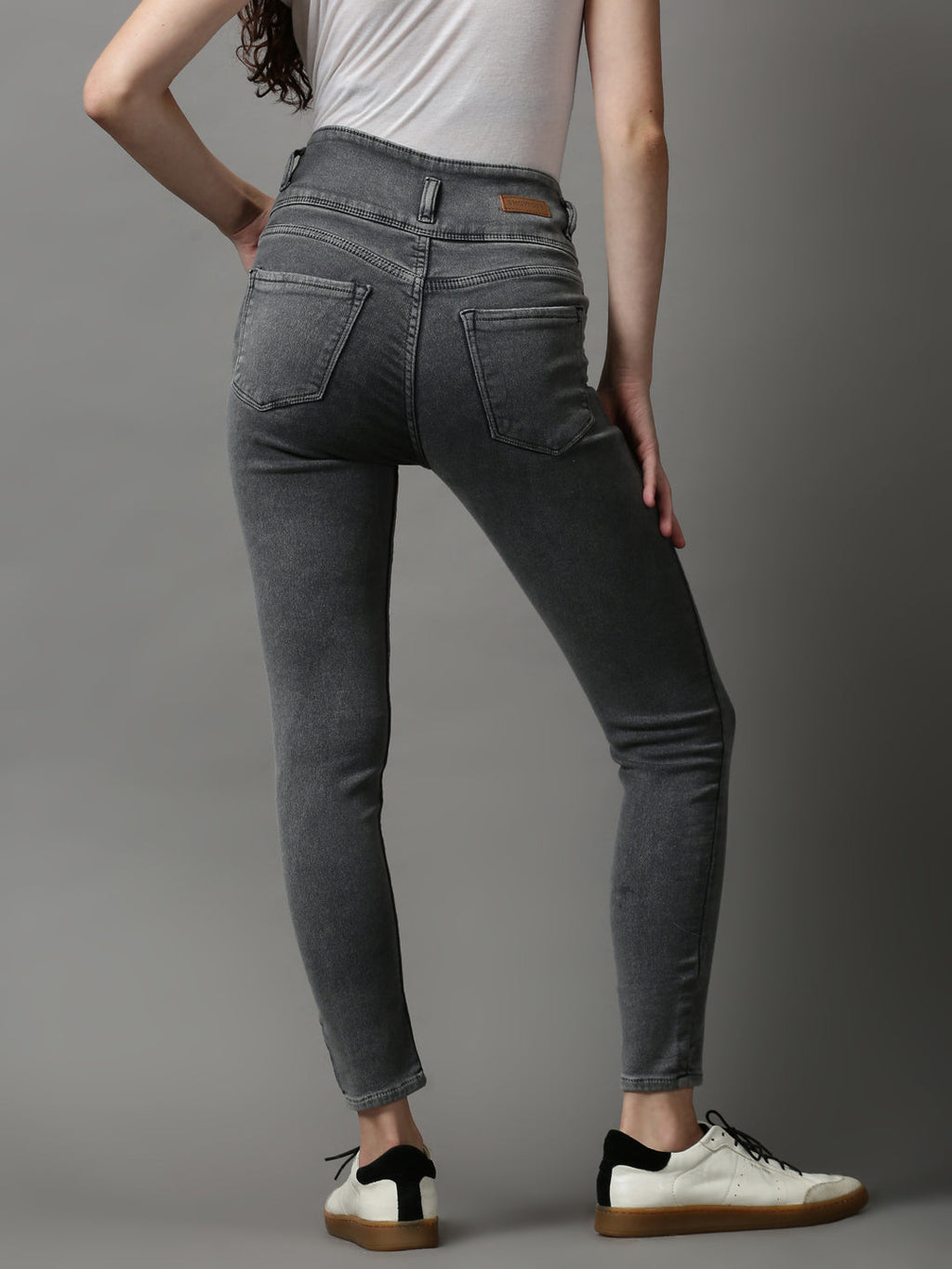 Women's Grey Skinny Fit High-Rise Slash Knee Stretchable Denim Jeans