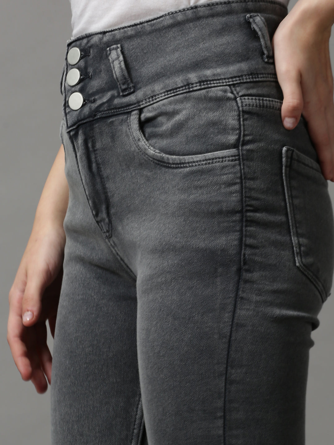 Women's Grey Skinny Fit High-Rise Slash Knee Stretchable Denim Jeans