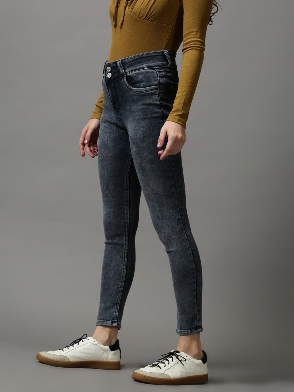 Women's Grey Skinny Fit Light Fade Stretchable Denim Jeans