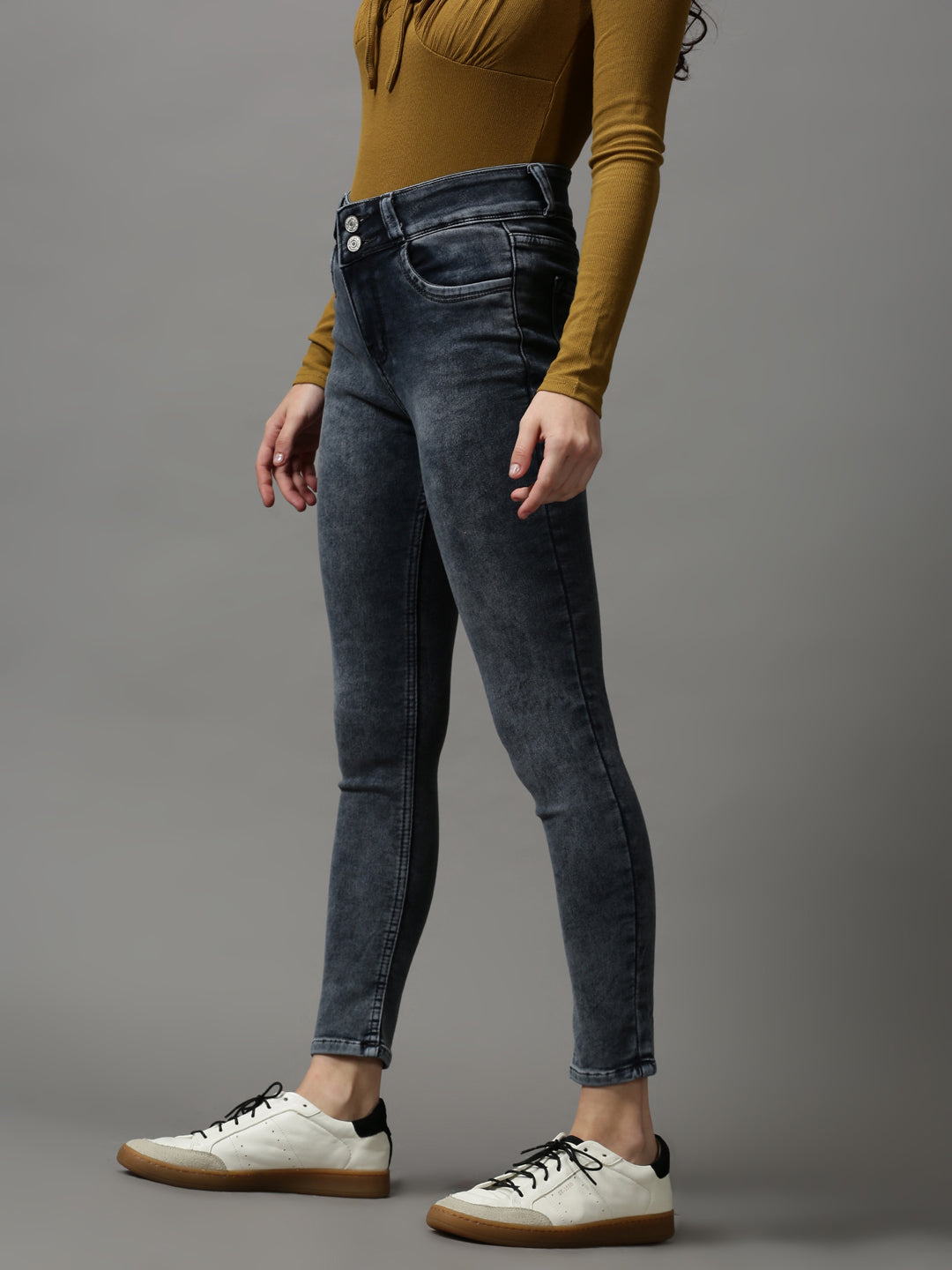 Women's Grey Skinny Fit Light Fade Stretchable Denim Jeans