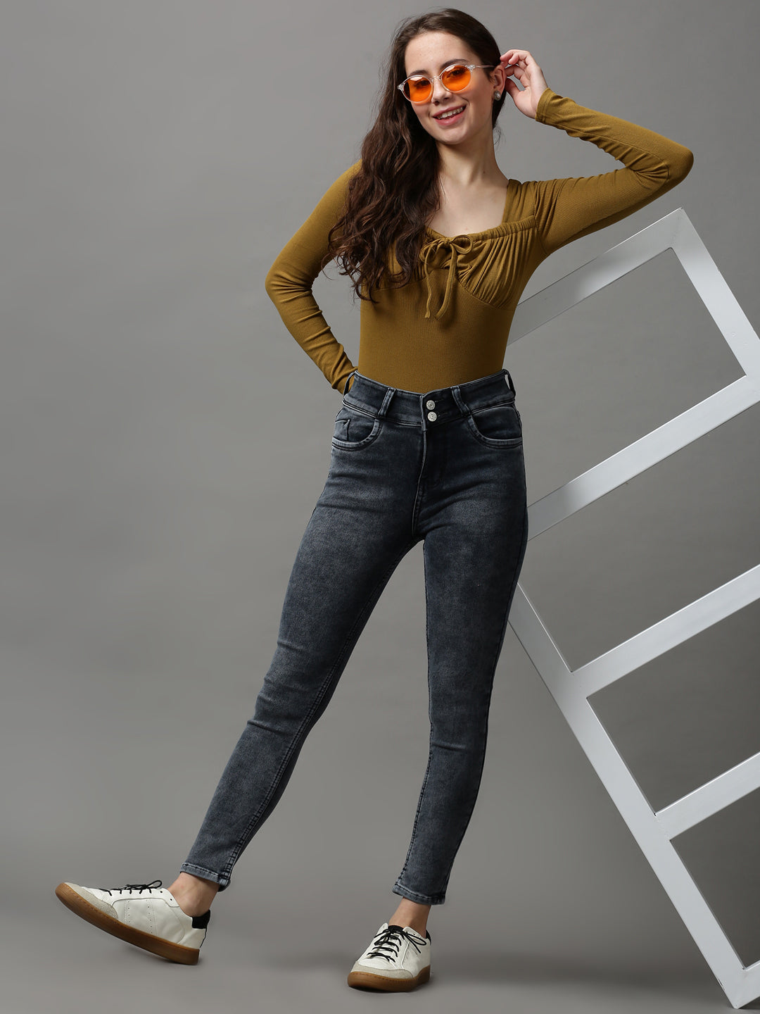 Women's Grey Skinny Fit Light Fade Stretchable Denim Jeans