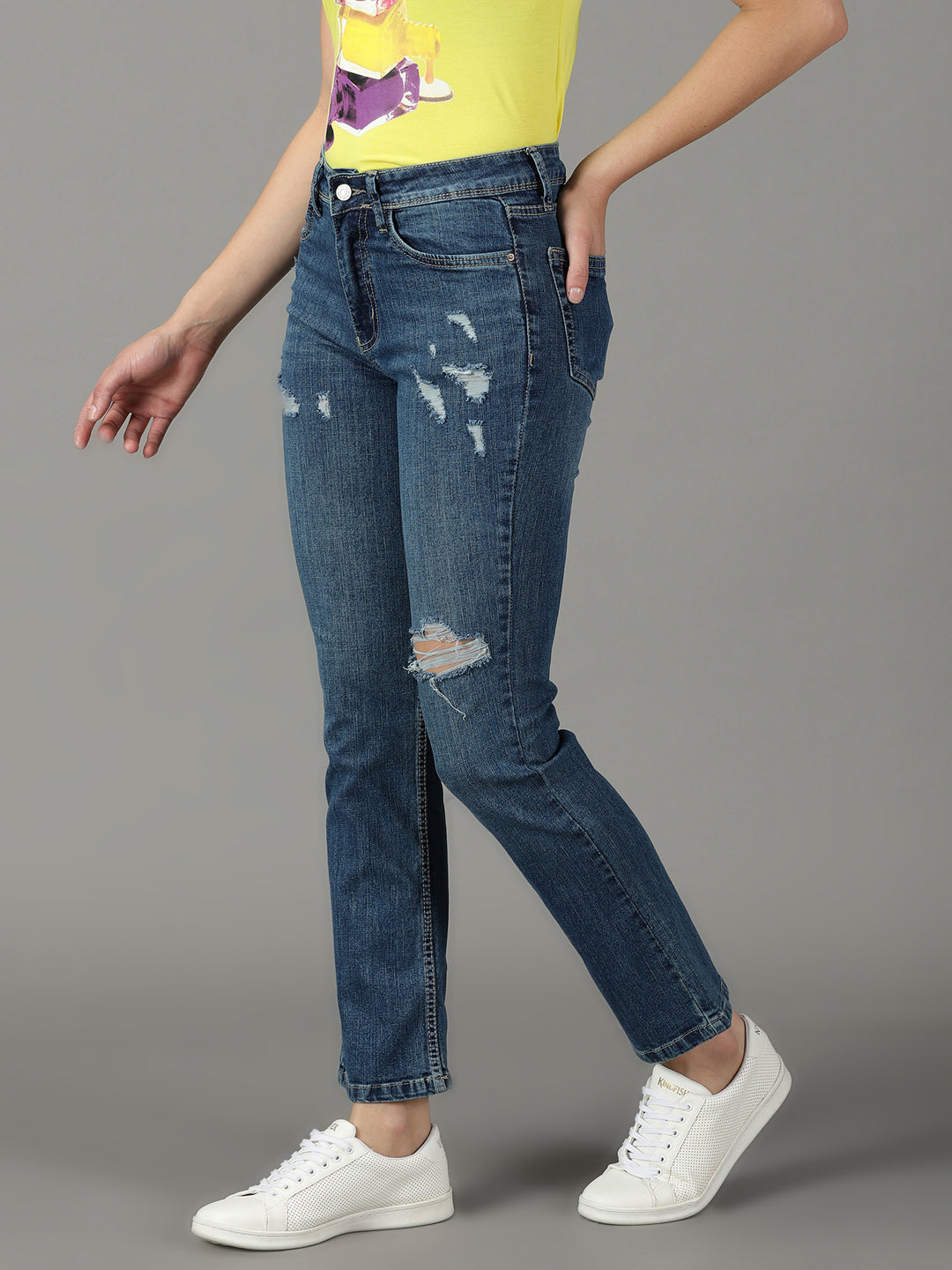 Women's Navy Blue Relaxed Fit High-Rise Mildly Distressed Light Fade Stretchable Cotton Jeans