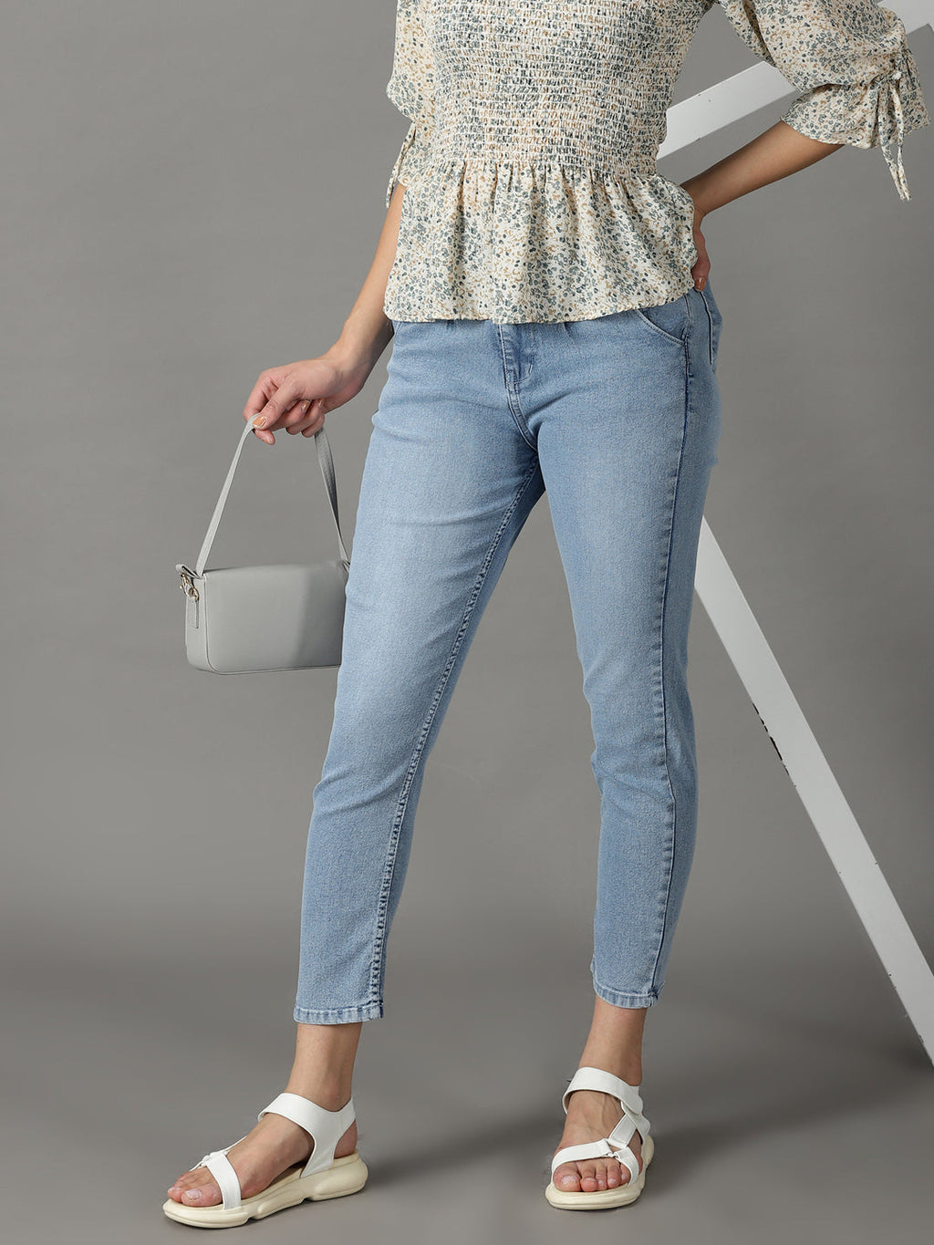 Women's Blue High-Rise Light Fade Stretchable Cotton Jeans