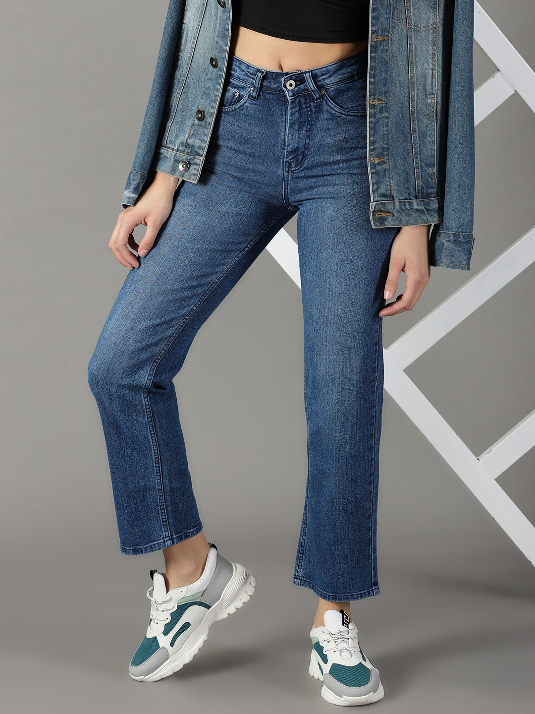 Women's Blue Straight Fit Light Fade Stretchable Cotton Jeans