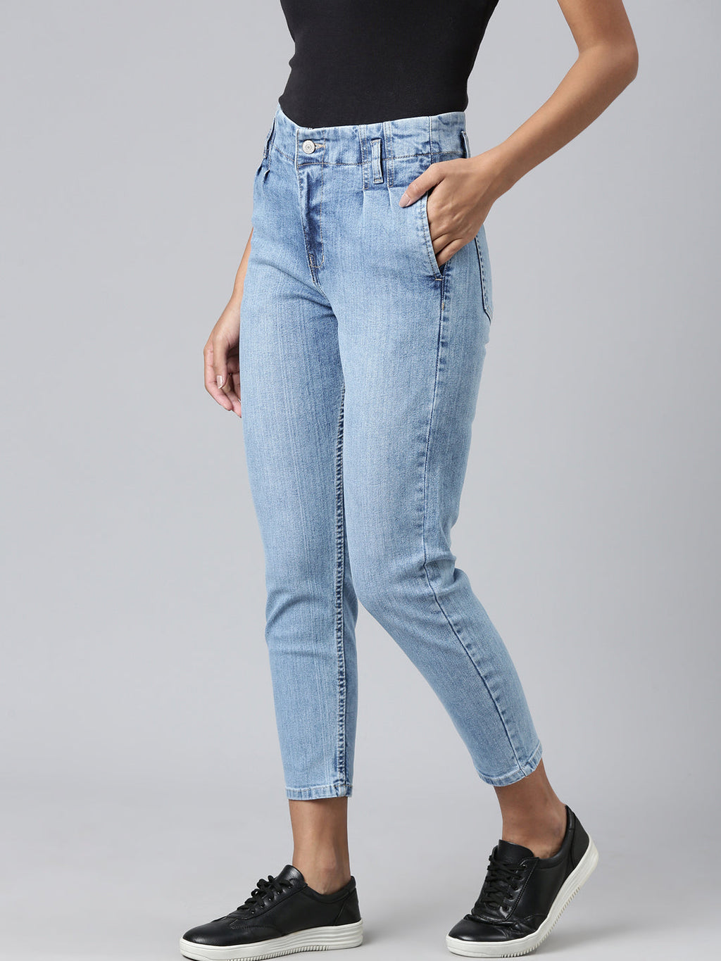 Women's Blue Mom Fit Light Fade Acid Wash Denim Jeans