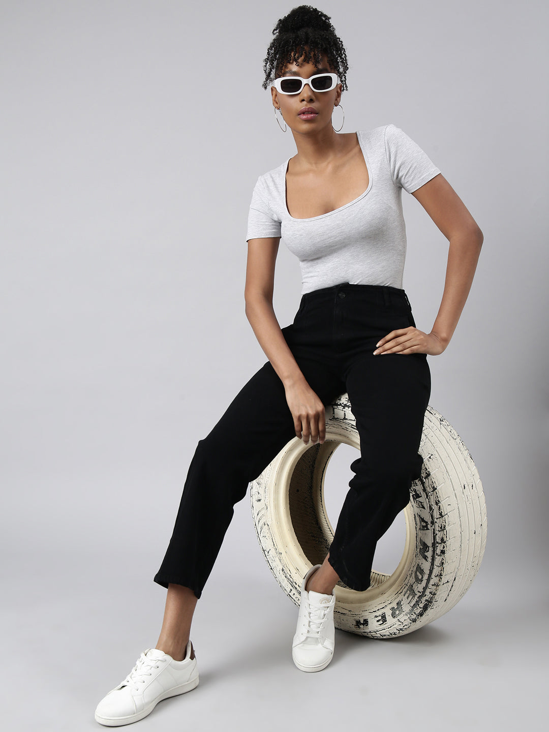 Women's Black Straight Fit Stretchable Jeans