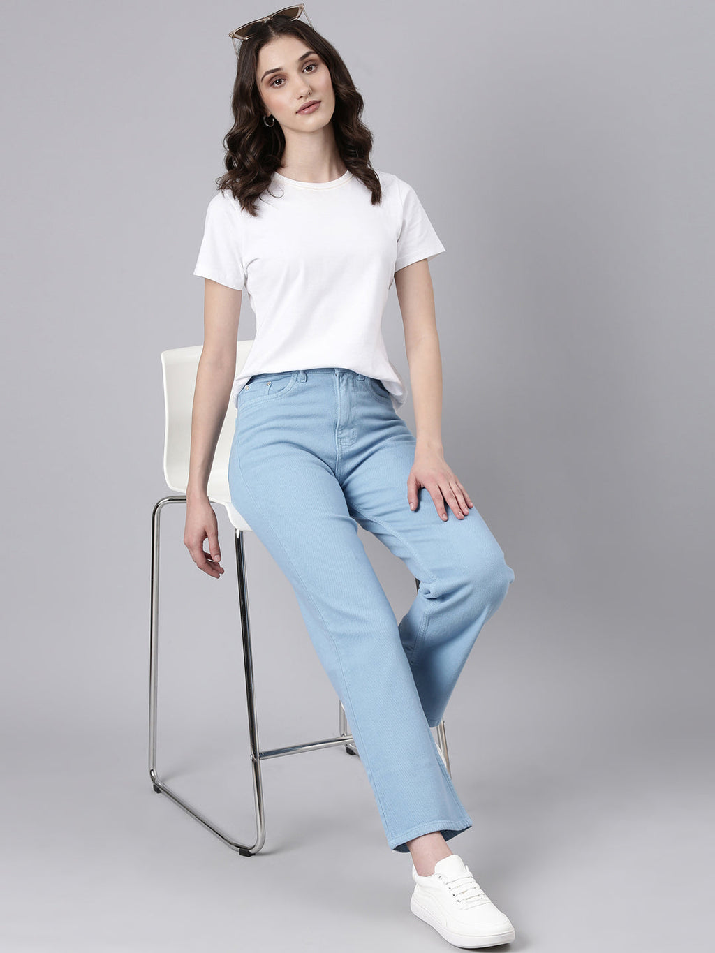 Women's Blue Mid Rise Straight Fit Denim Jeans