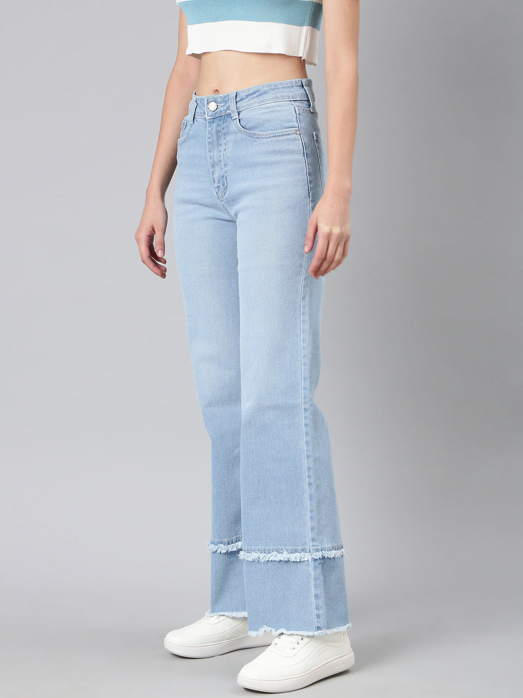 Women's Blue Straight Fit Light Fade Frayed Jeans