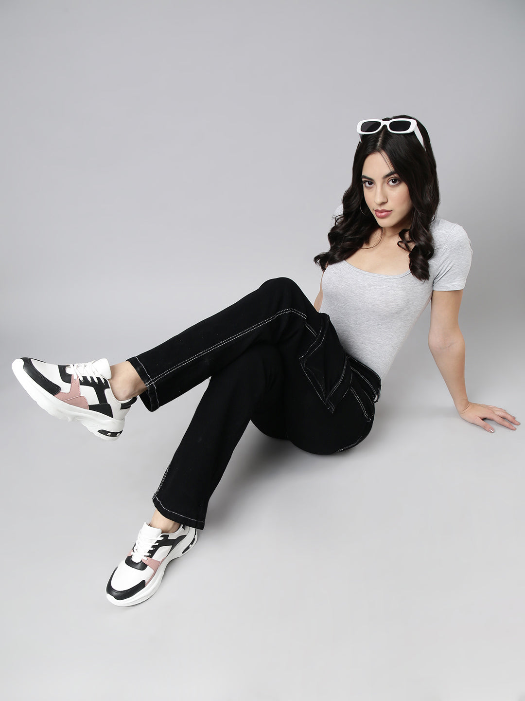 Women's Black Straight Fit Stretchable Cargo Jeans