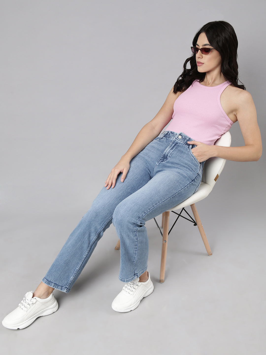 Women's Blue Straight Fit Light Fade Stretchable Jeans