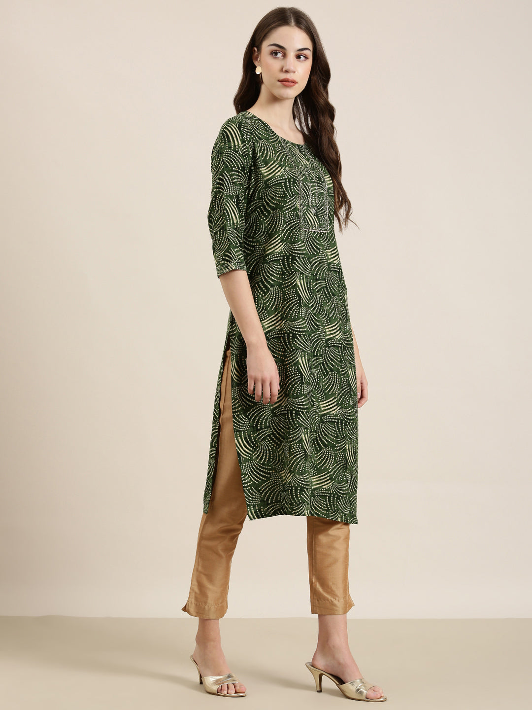 Women's Green Ethnic Motif Printed Thread Work Straight Kurta