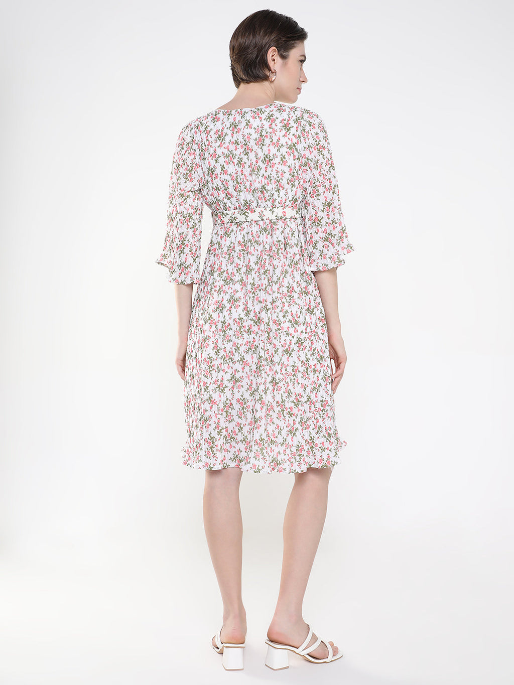 Women's White Round Neck Accordion Pleats Floral Printed Chiffon A-Line Dress With Belt