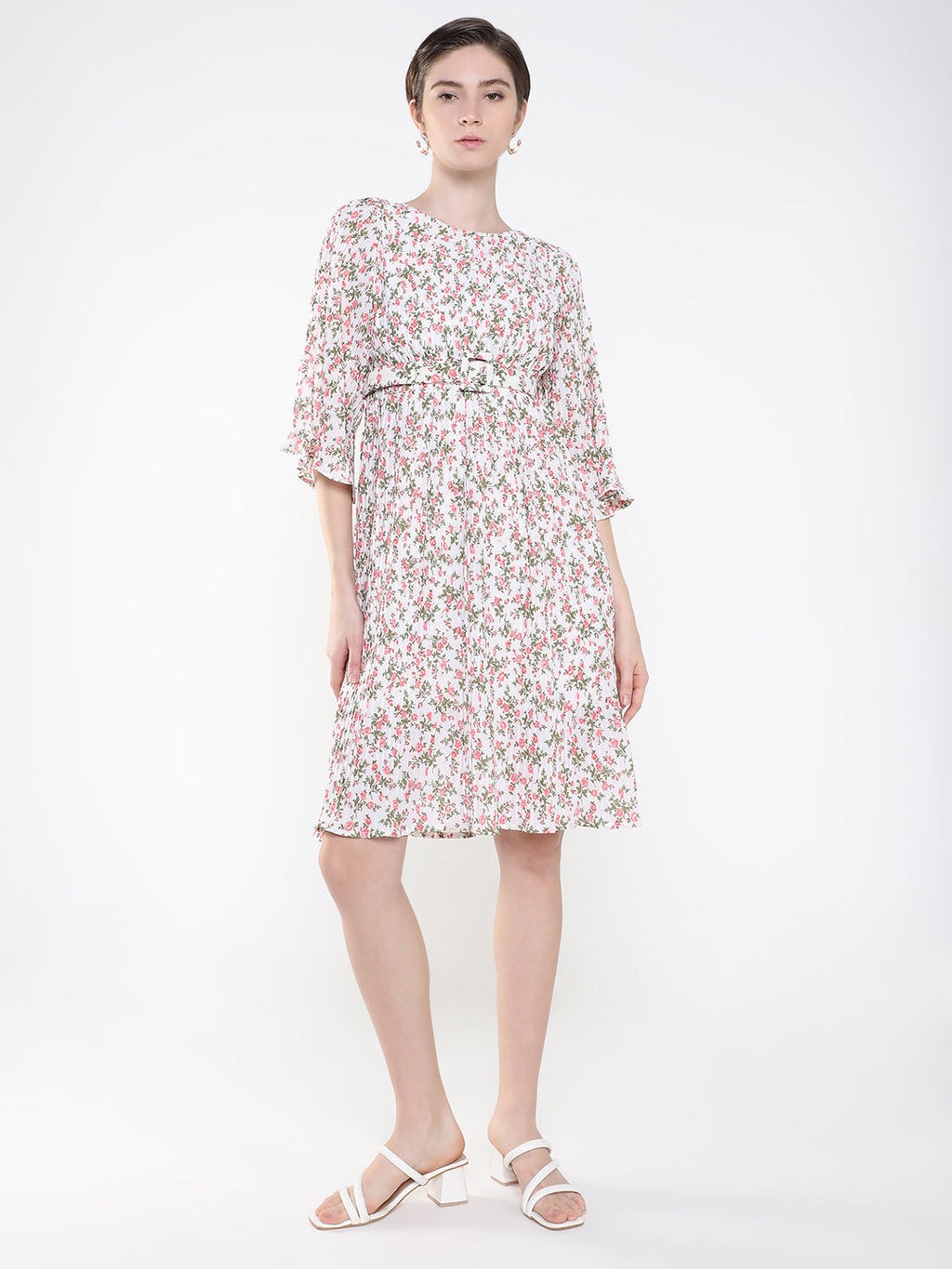 Women's White Round Neck Accordion Pleats Floral Printed Chiffon A-Line Dress With Belt