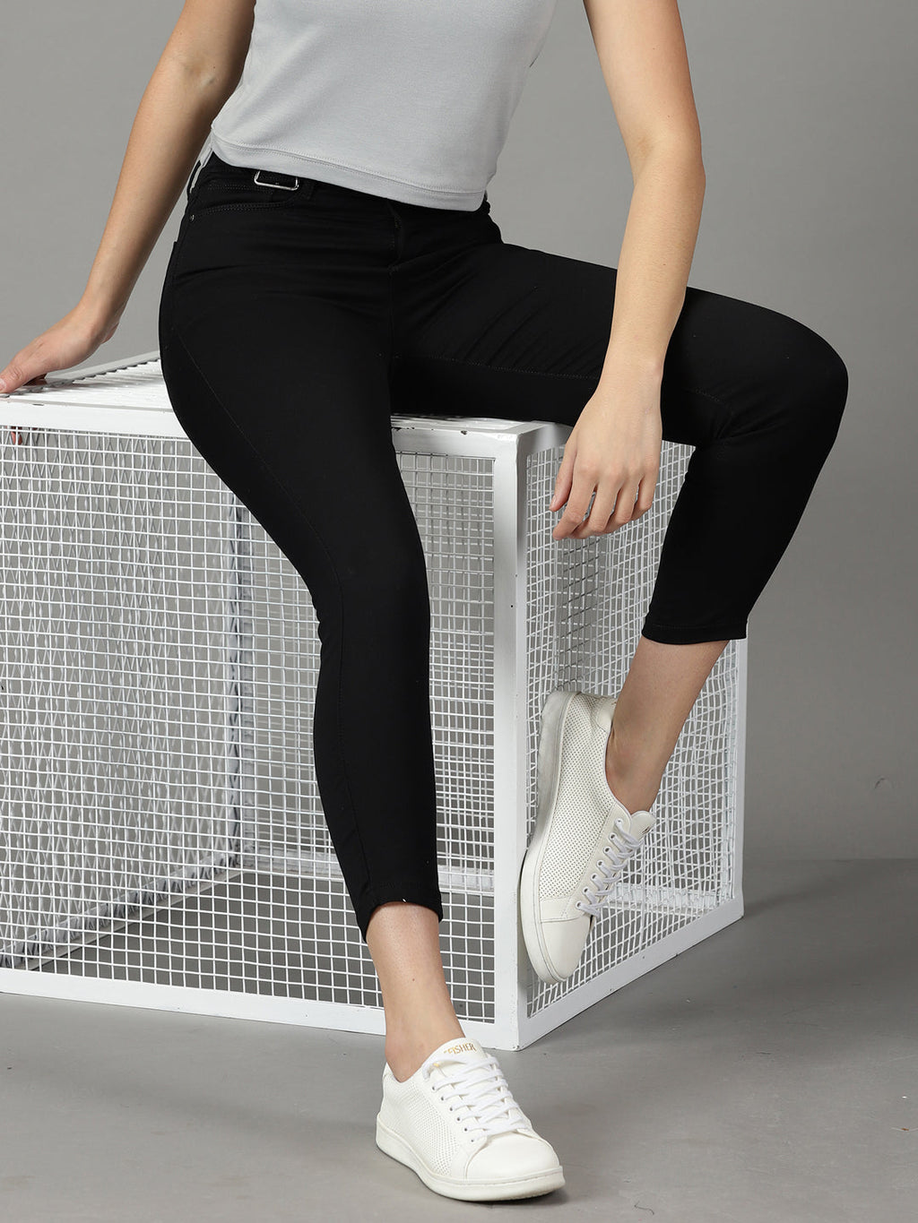 Women's Black Slim Fit High-Rise Stretchable Cotton Jeans