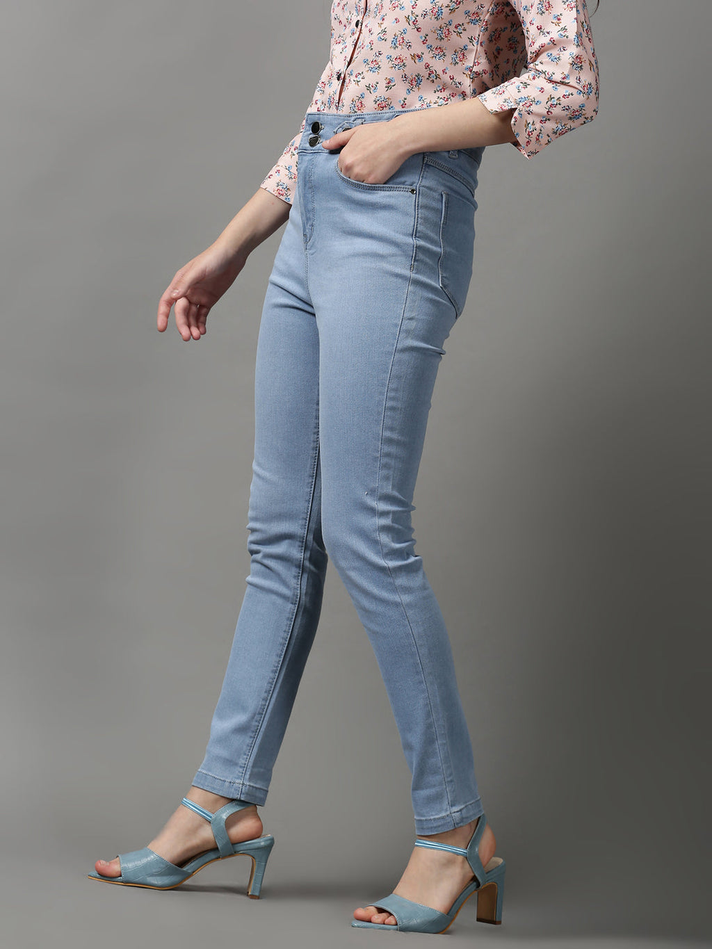Women's Blue Skinny Fit Light Fade Stretchable Denim Jeans