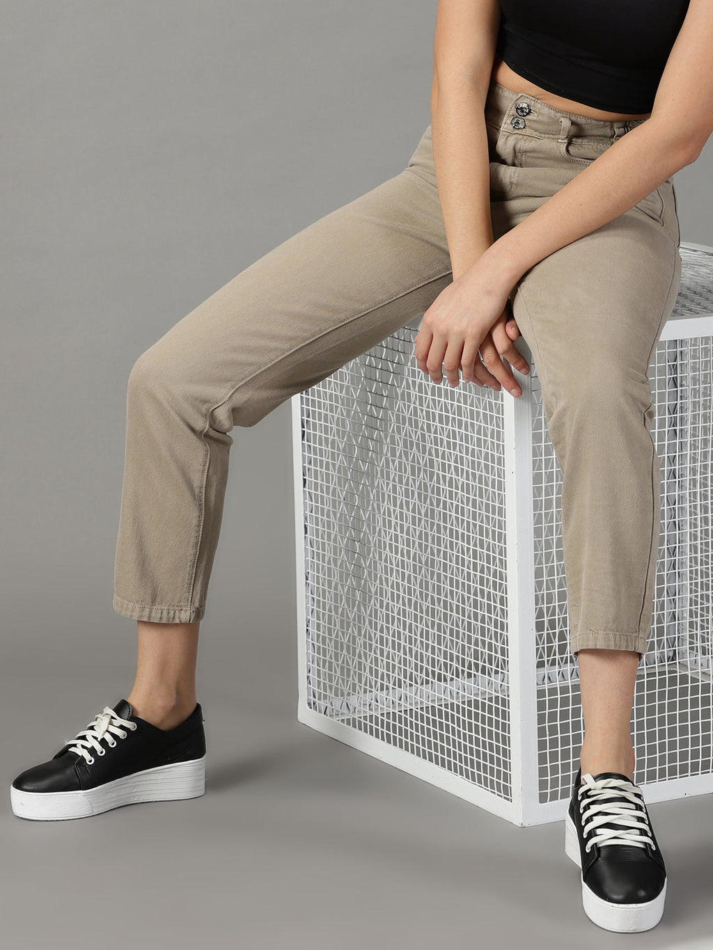 Women's Taupe Relaxed Fit High-Rise Non-Stretchable Jeans