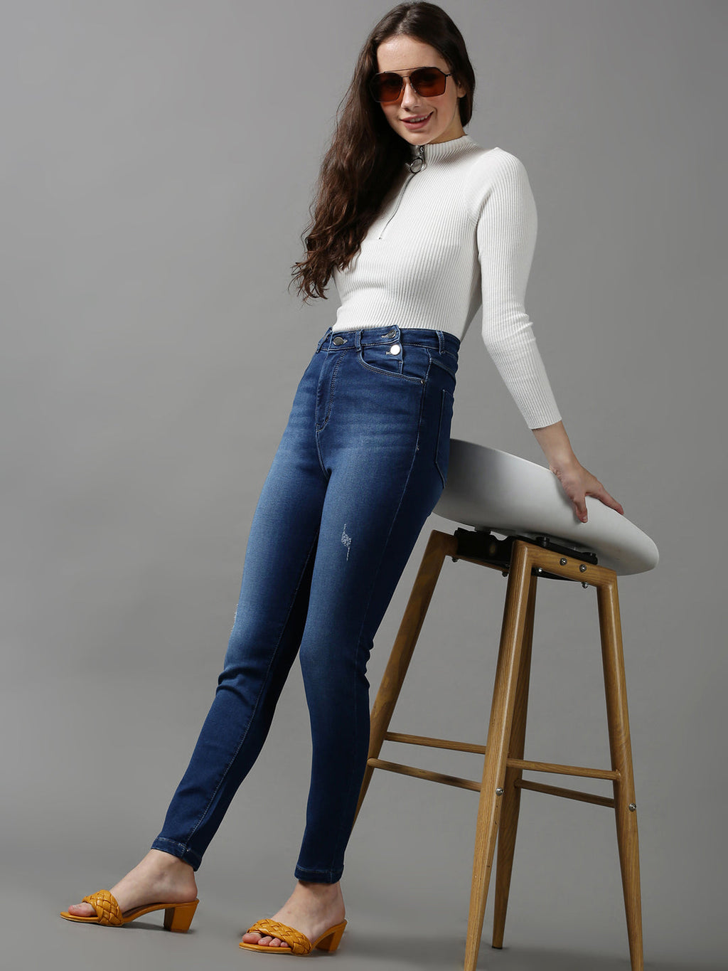 Women's Blue Skinny Fit Mildly Distressed Light Fade Stretchable Denim Jeans