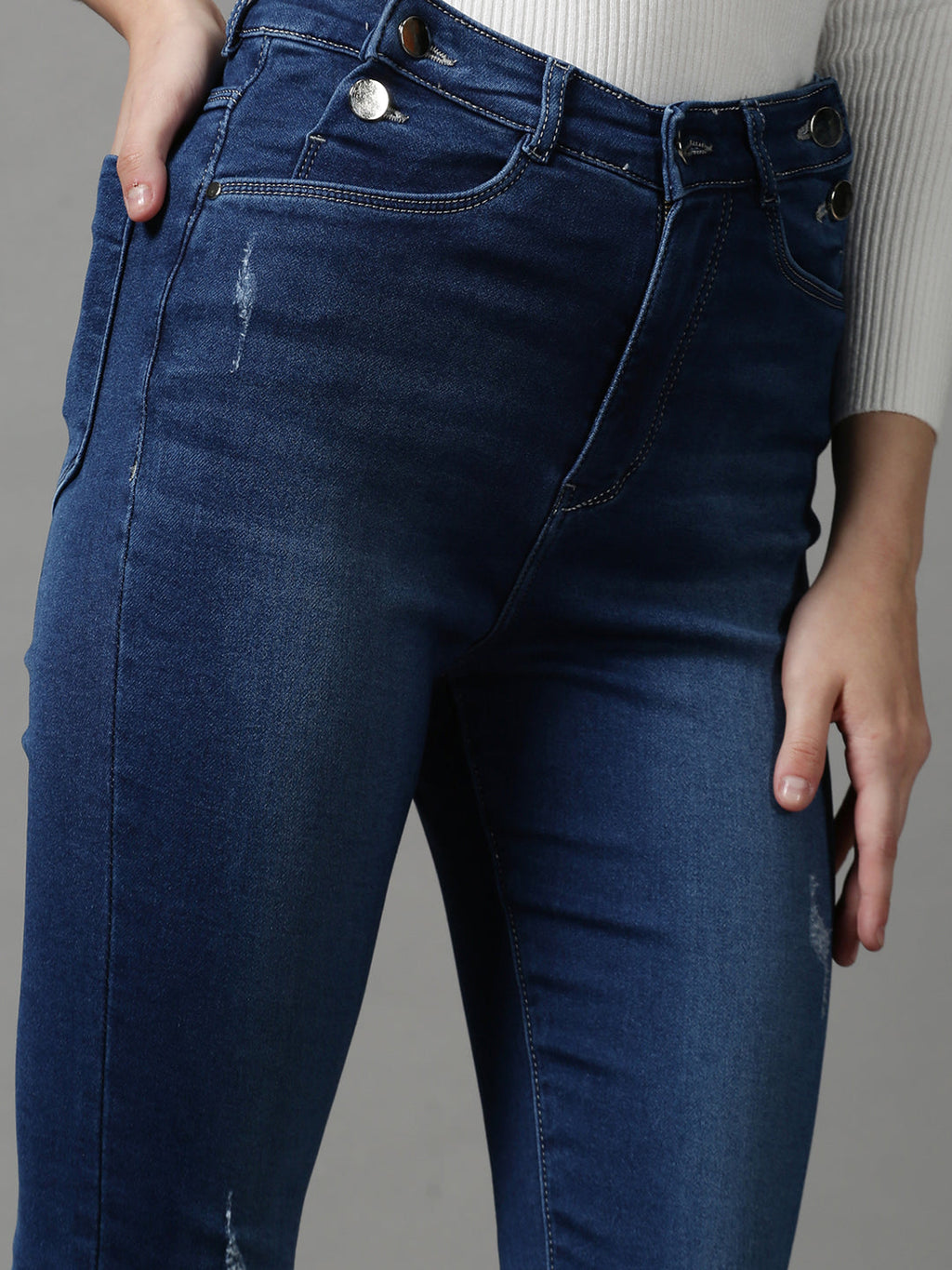 Women's Blue Skinny Fit Mildly Distressed Light Fade Stretchable Denim Jeans