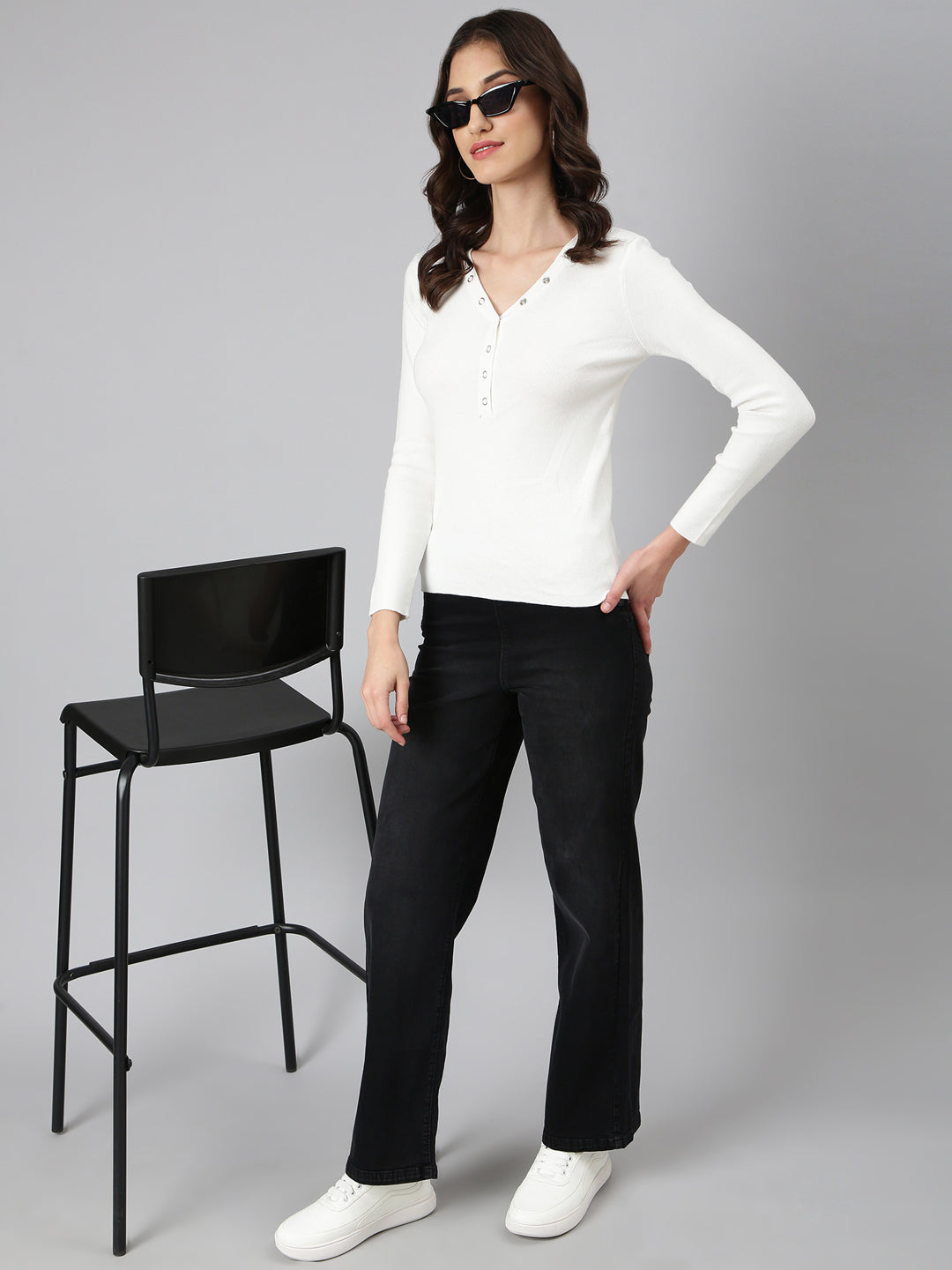 Women's Black Straight Fit Stretchable Denim Jeans