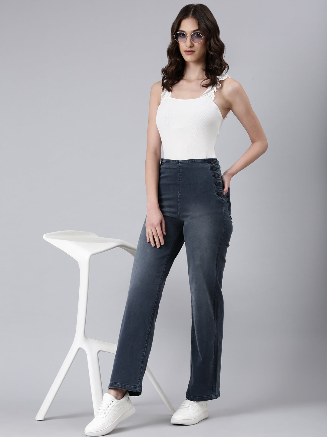 Women's Grey Straight Fit Mid-Rise Light Fade Acid Wash Denim Jeans