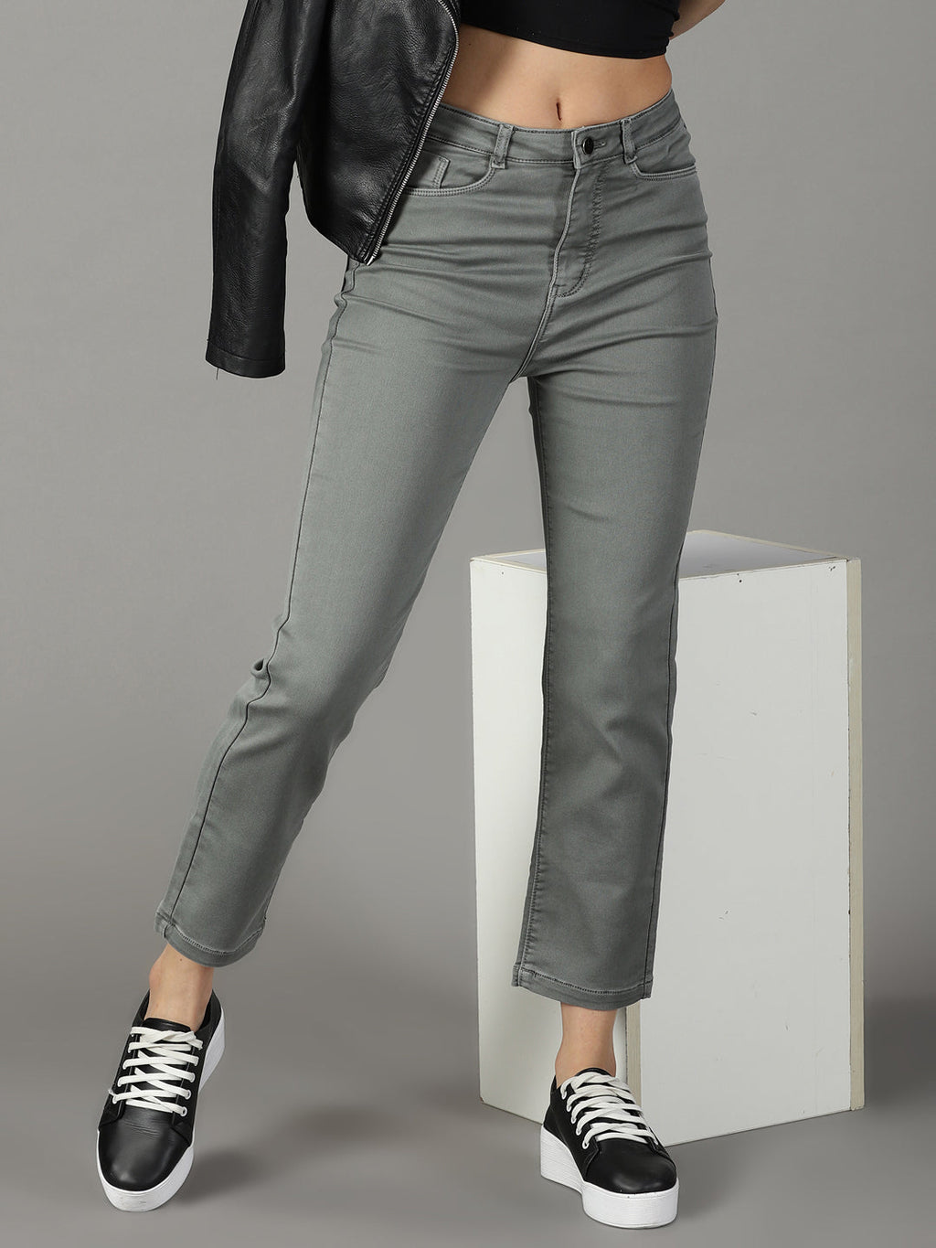 Women's Grey Relaxed Fit Mid-Rise Stretchable Cotton Jeans