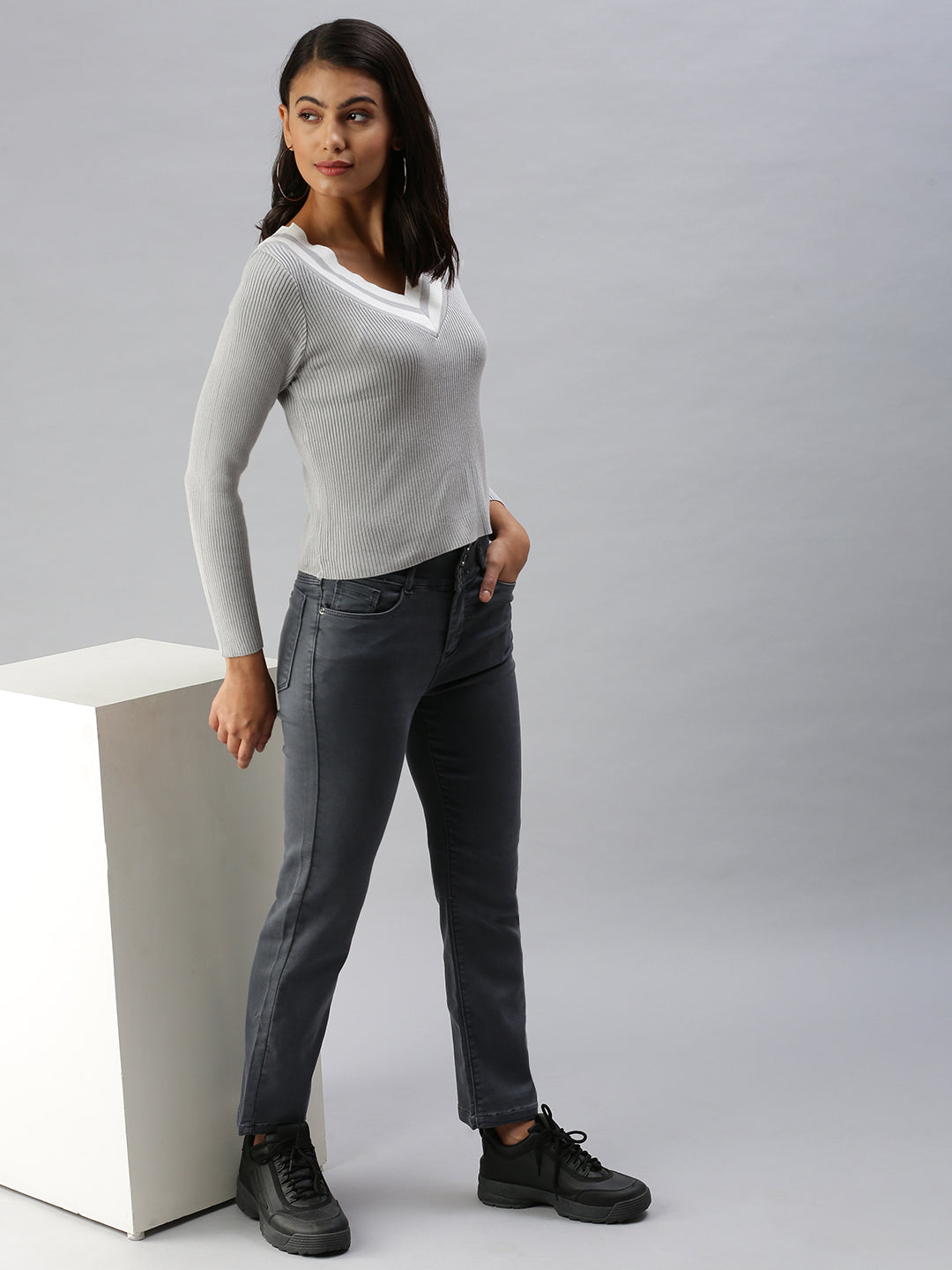 Women's Grey Straight Fit High-Rise Stretchable Jeans