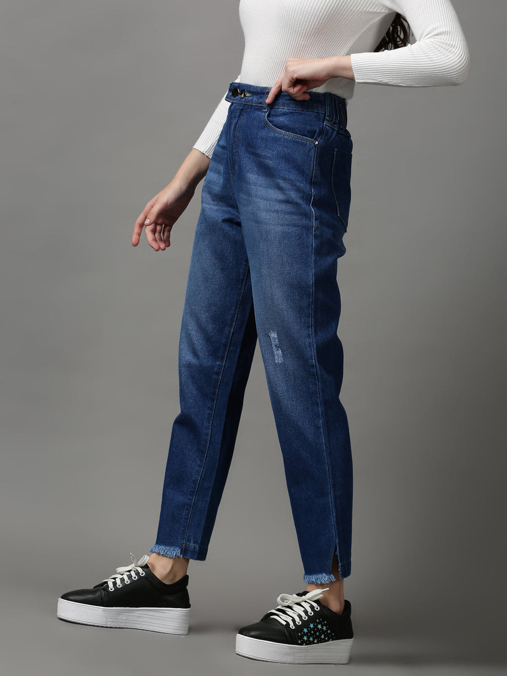 Women's Blue Boyfriend Fit Mildly Distressed Light Fade Stretchable Denim Jeans