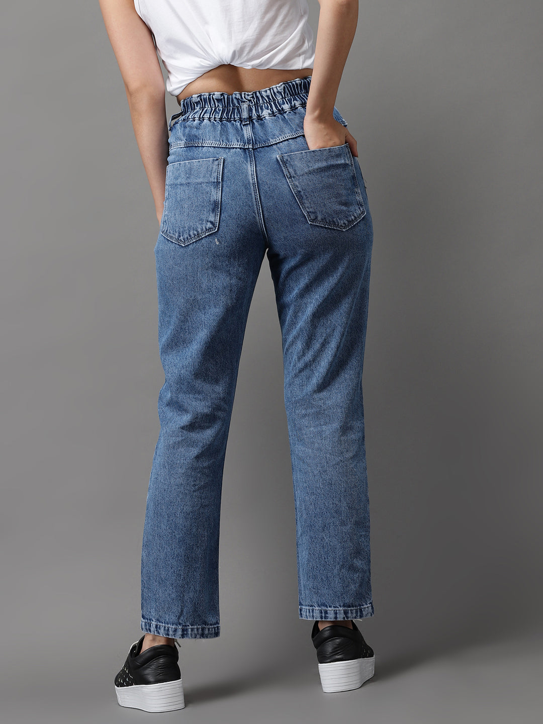 Women's Blue Jean Straight Fit High-Rise Mildly Distressed Light Fade Jeans