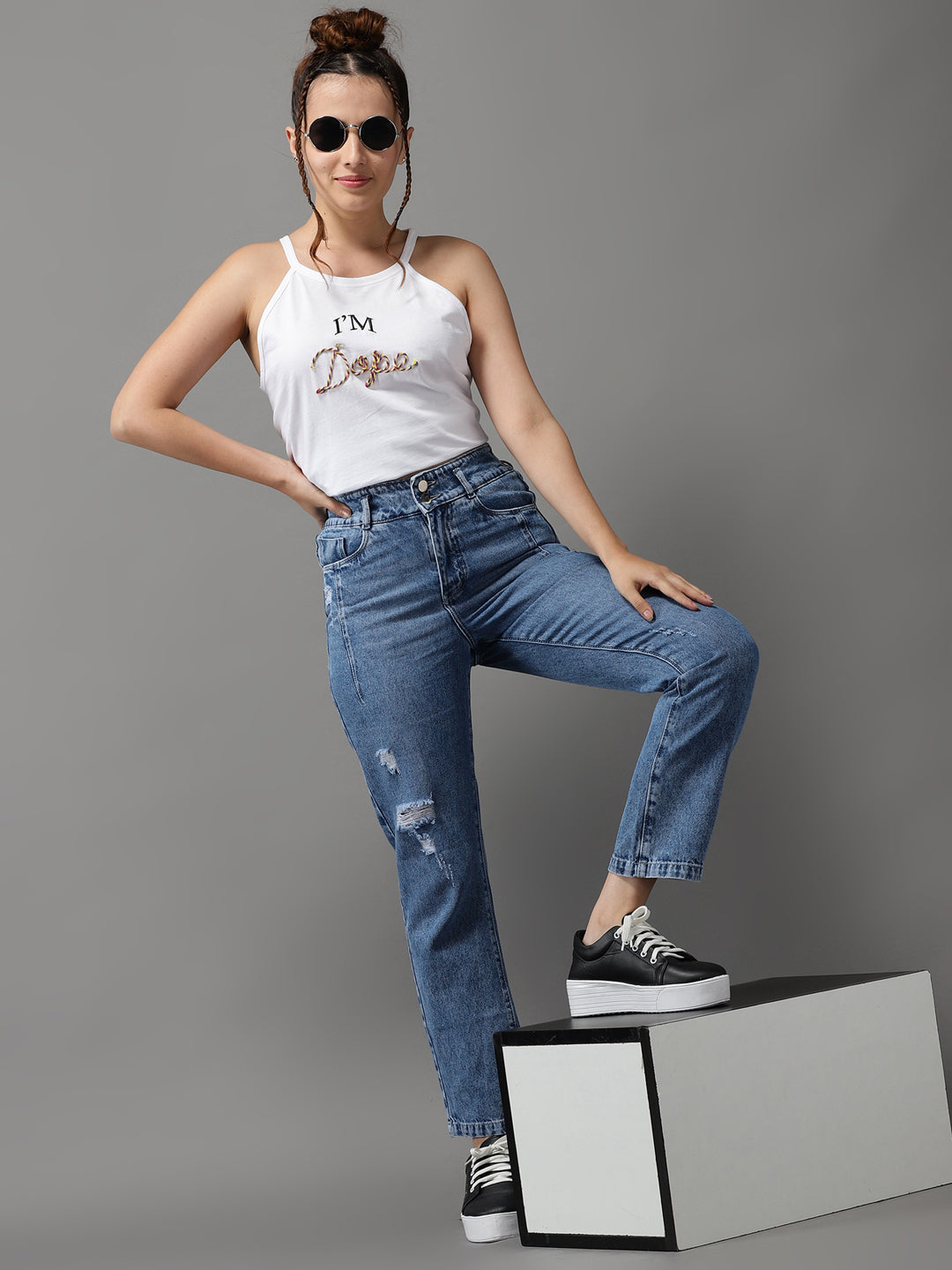 Women's Blue Jean Straight Fit High-Rise Mildly Distressed Light Fade Jeans