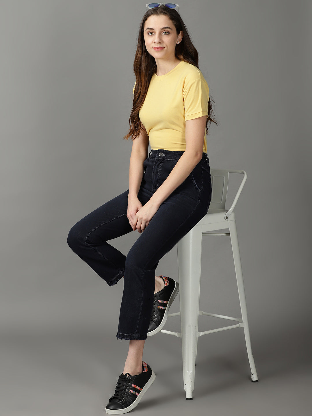 Women's Navy Blue Light Fade Relaxed Fit High-Rise Jeans