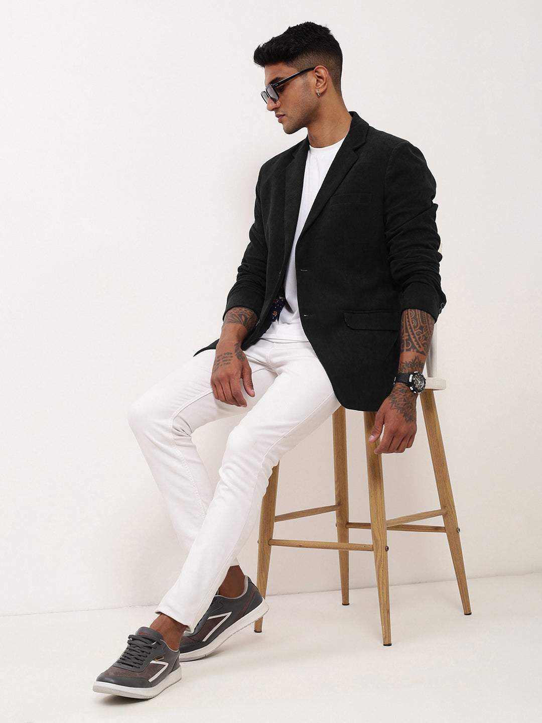 Men's Black Solid Single Breasted Blazer