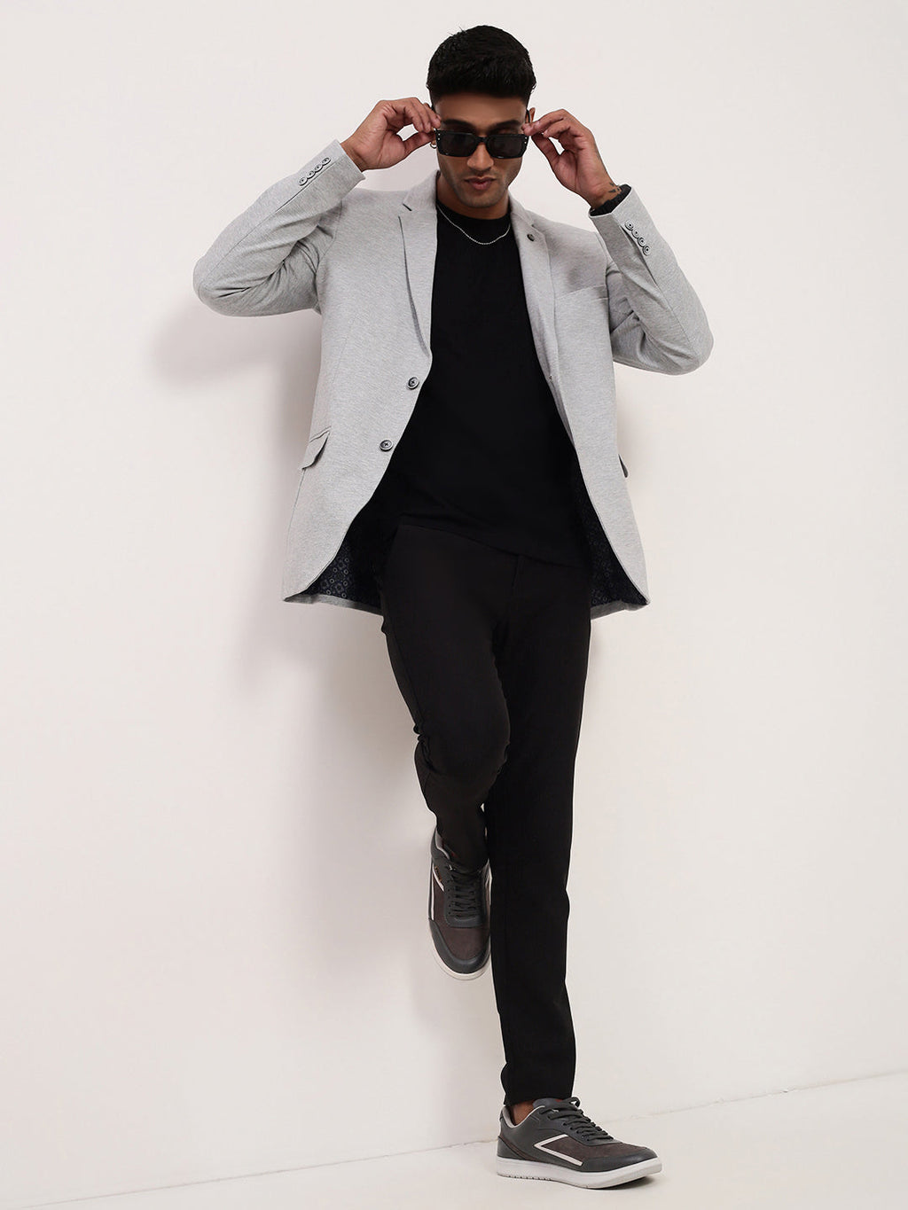 Men's Grey Solid Single Breasted Blazer