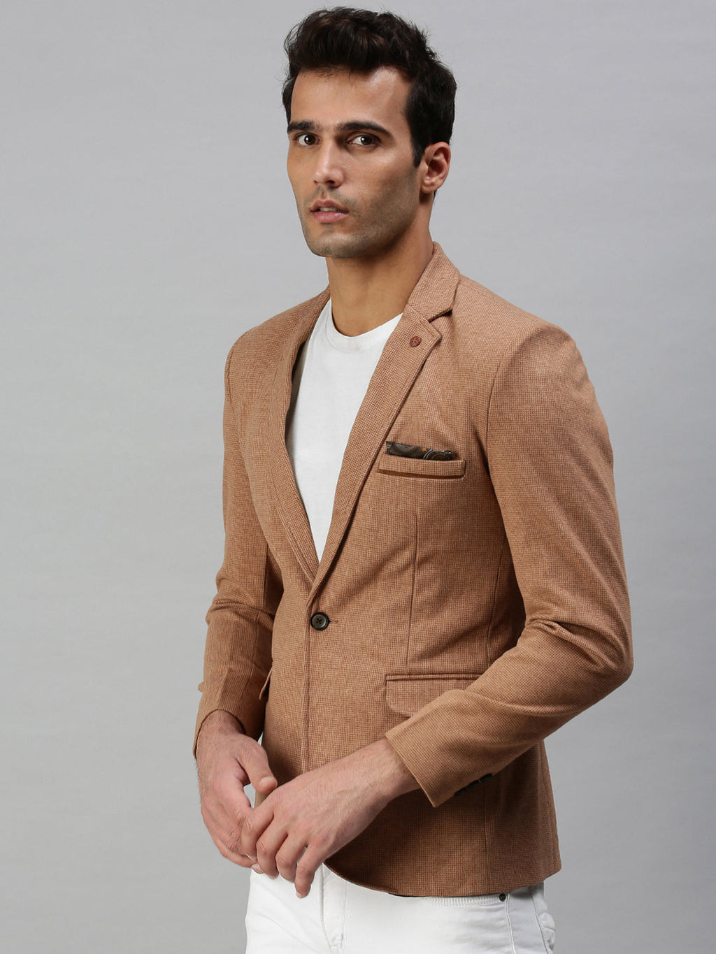 Men's Brown Solid Slim-Fit Single-Breasted Casual Blazer